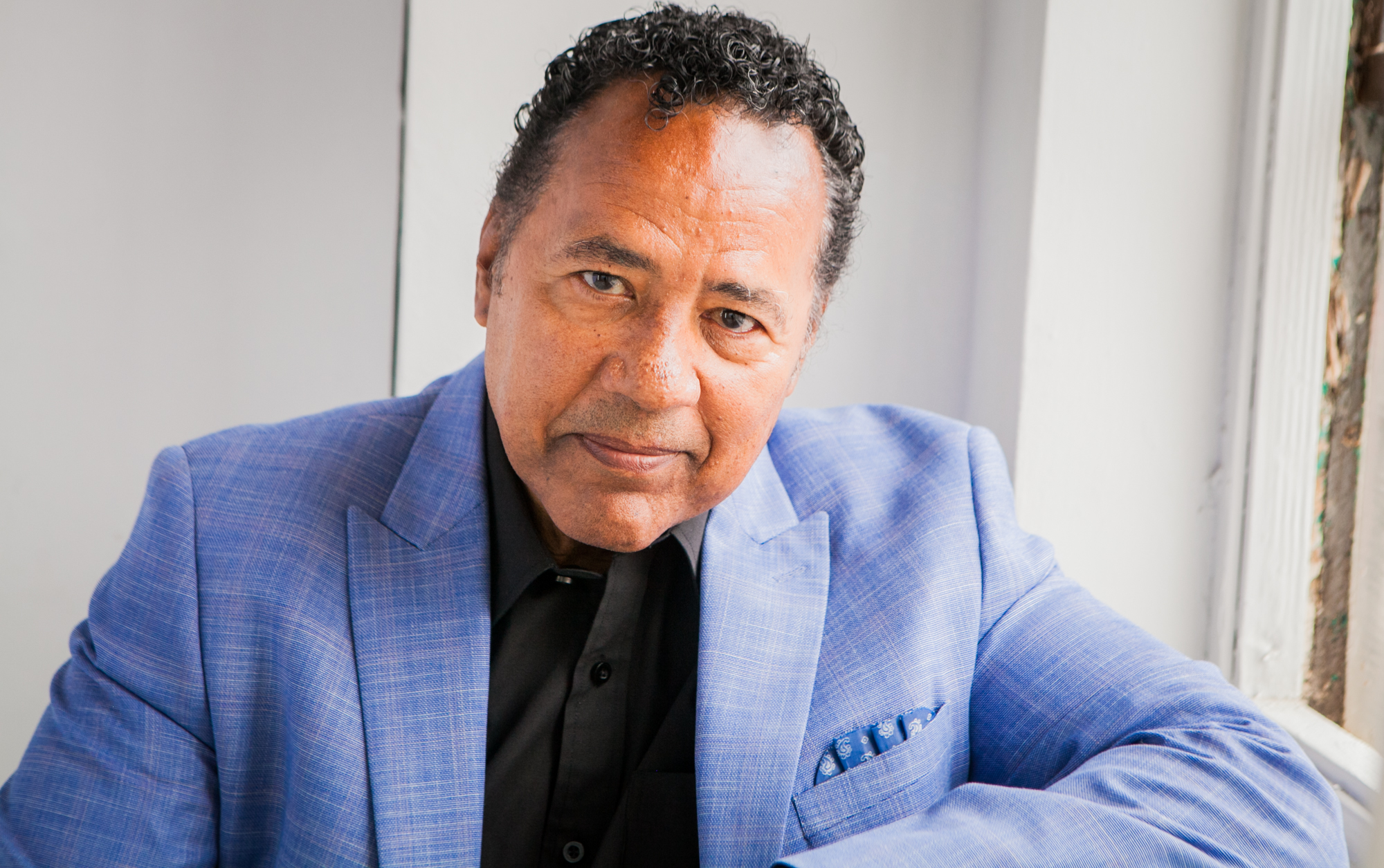 actor Anthony Sherwood large photo