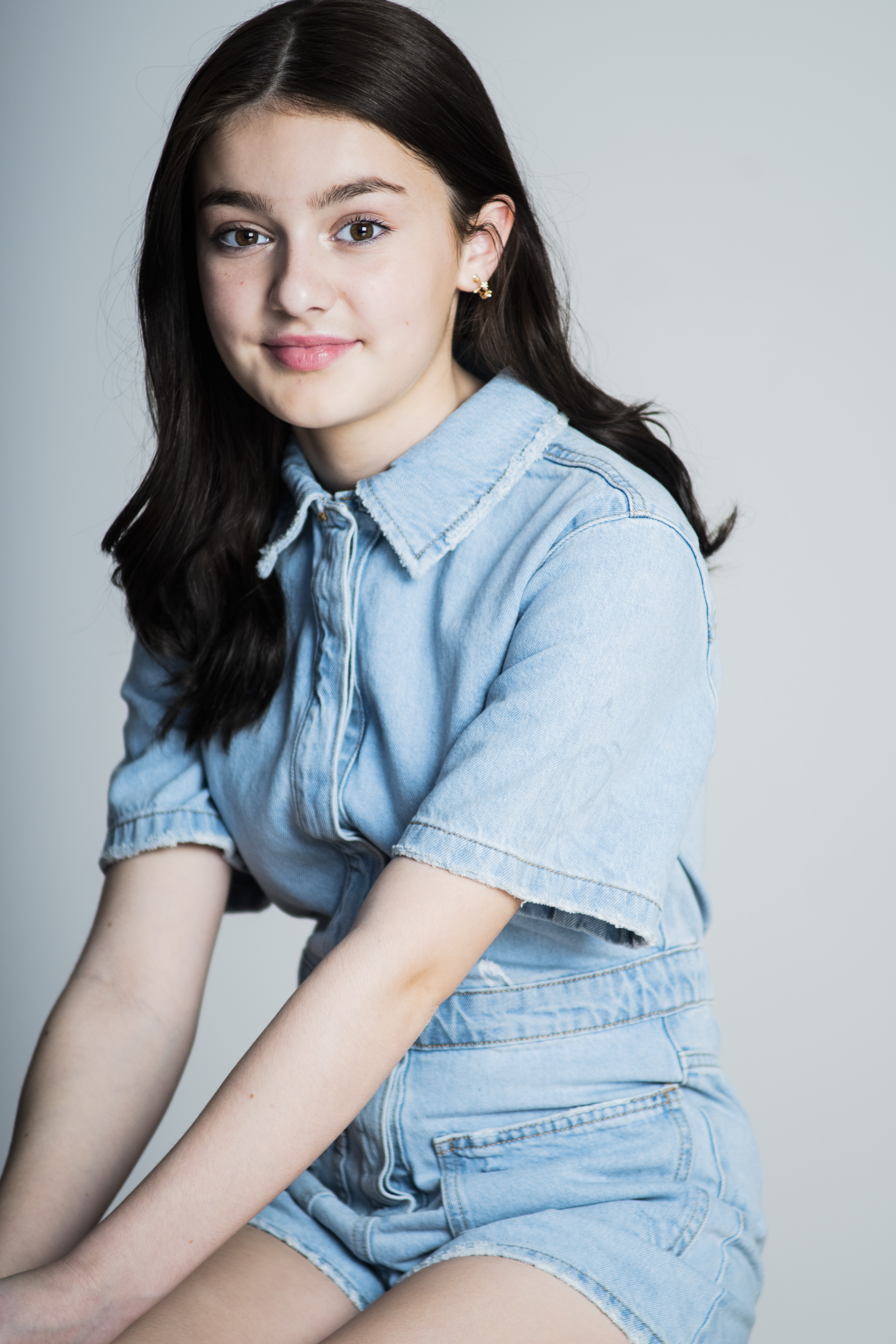 actor Holly de Barros large photo