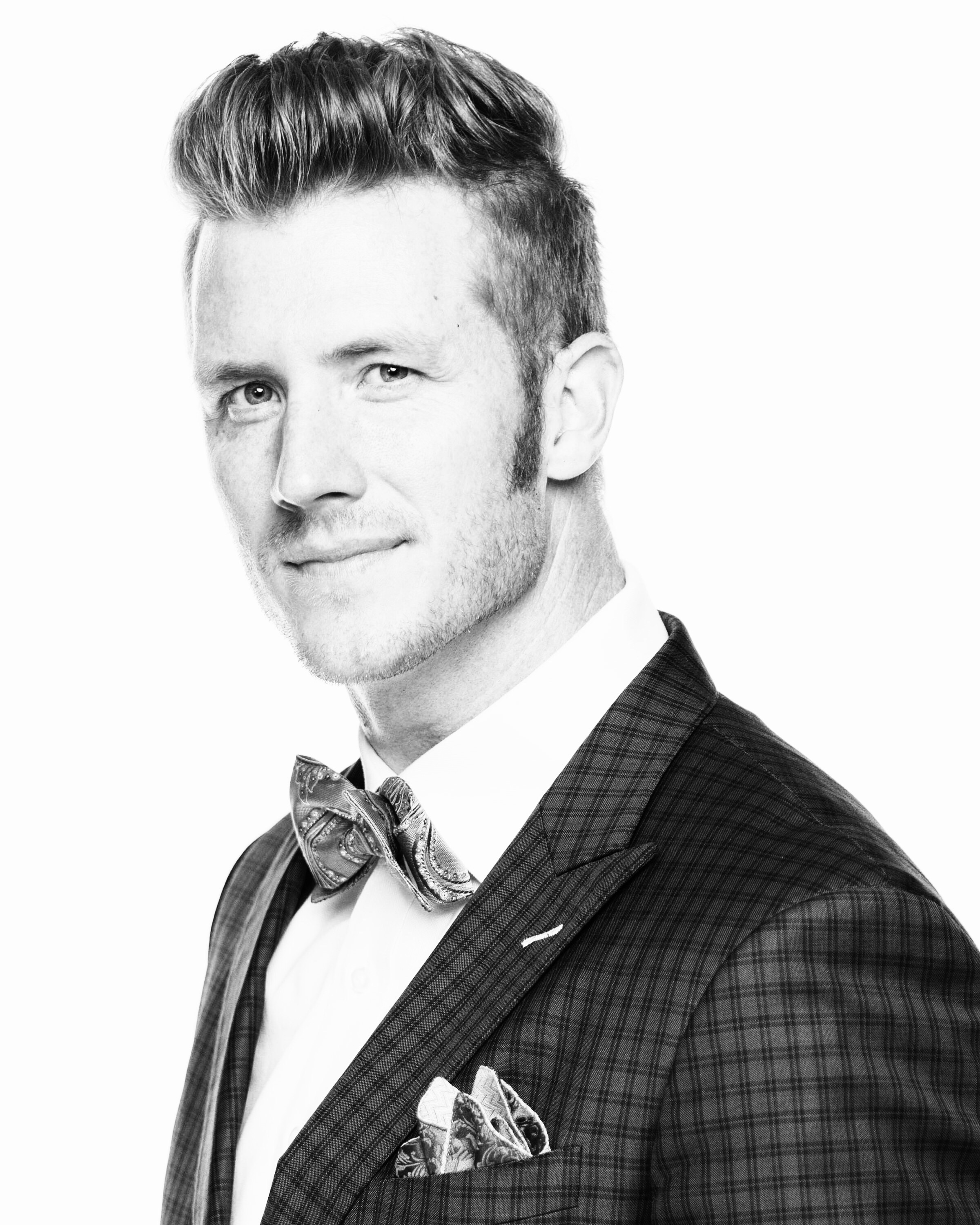 actor Casey Elliott large photo