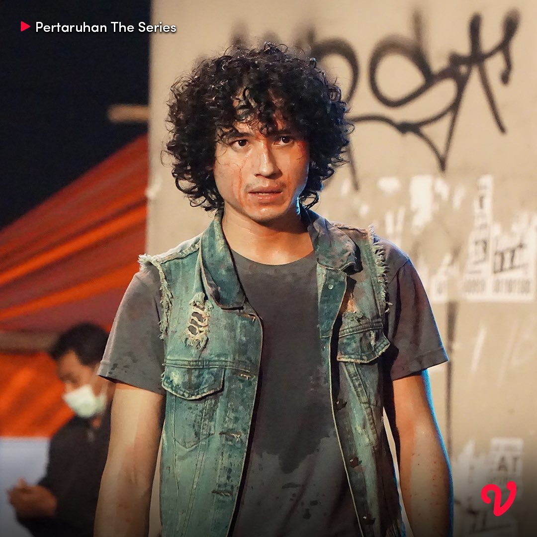 actor Giulio Parengkuan large photo