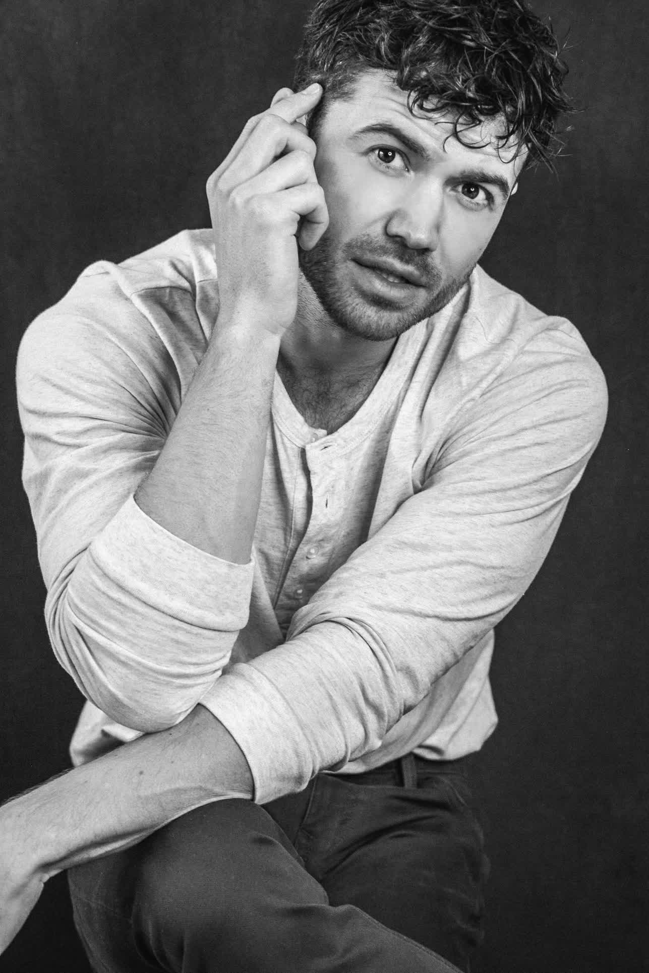 actor Tom Ainsley large photo