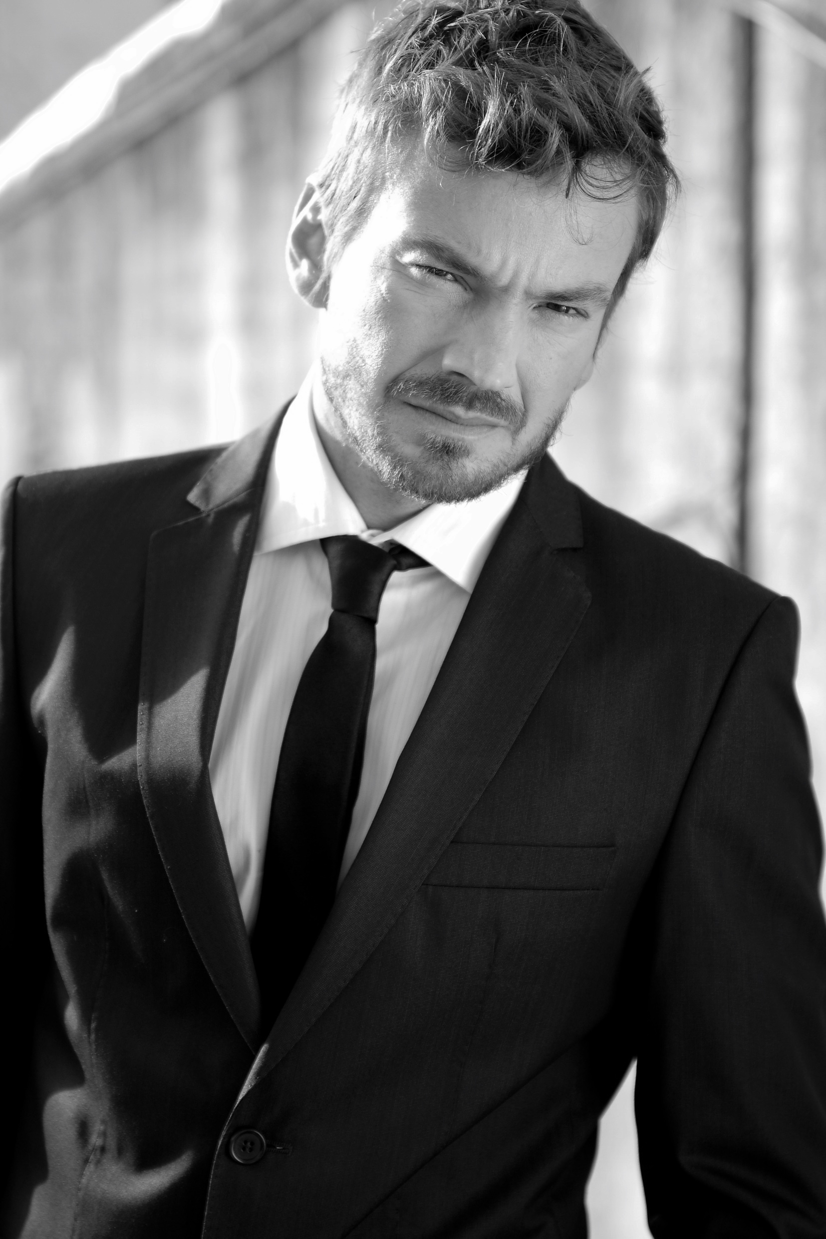 actor Guillermo Pfening large photo