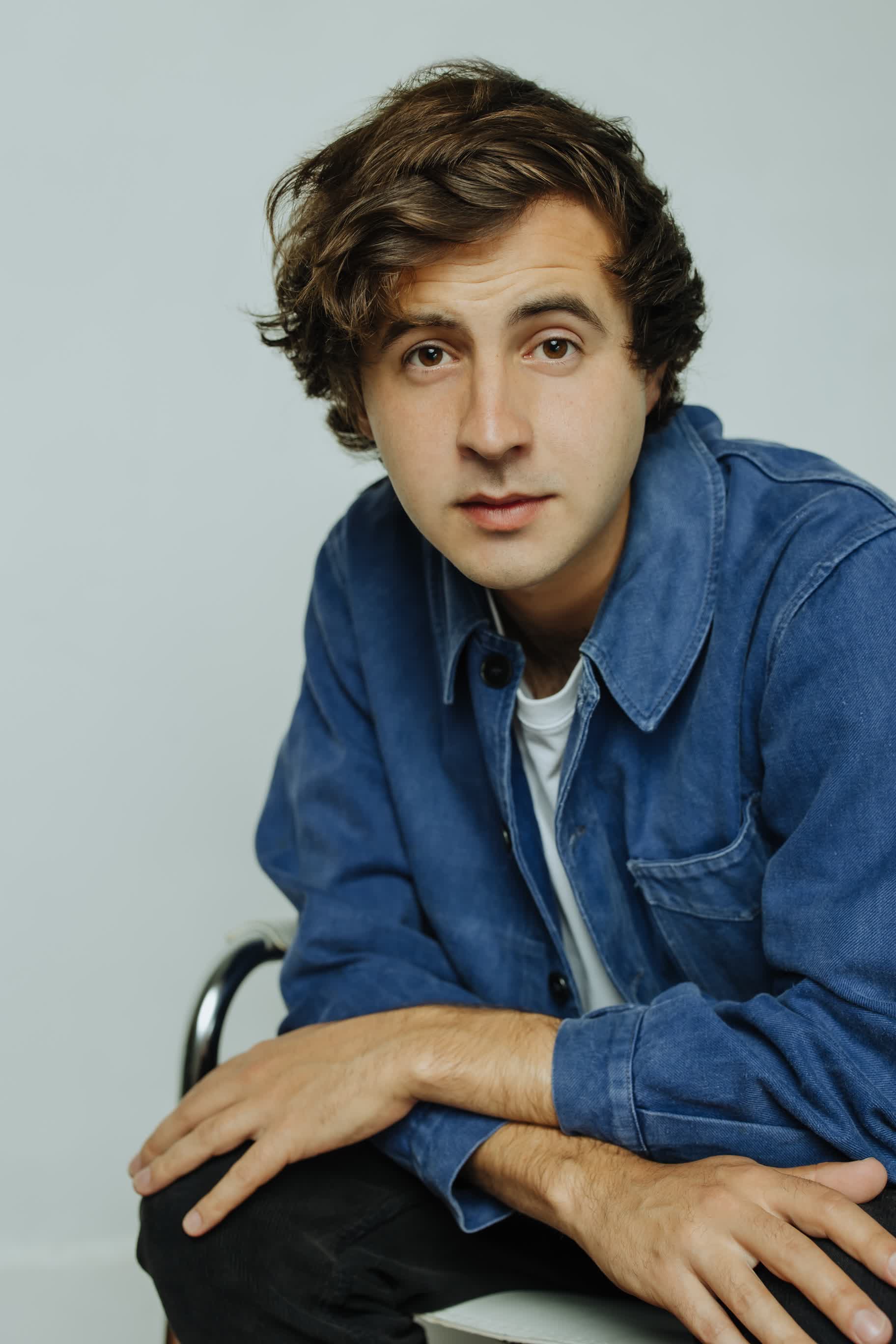 actor Nicholas Coombe large photo