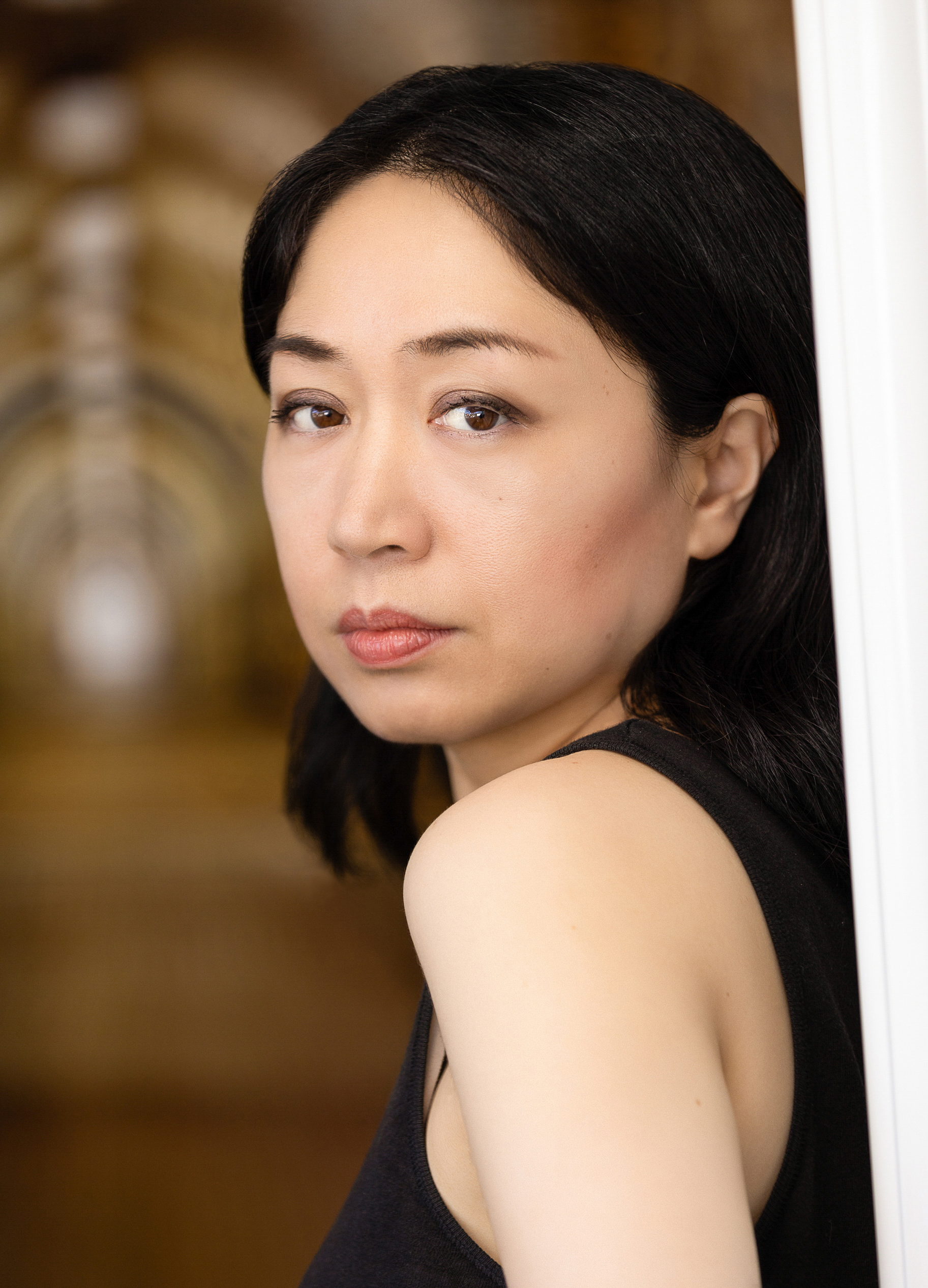 actor Lora Bofill large photo