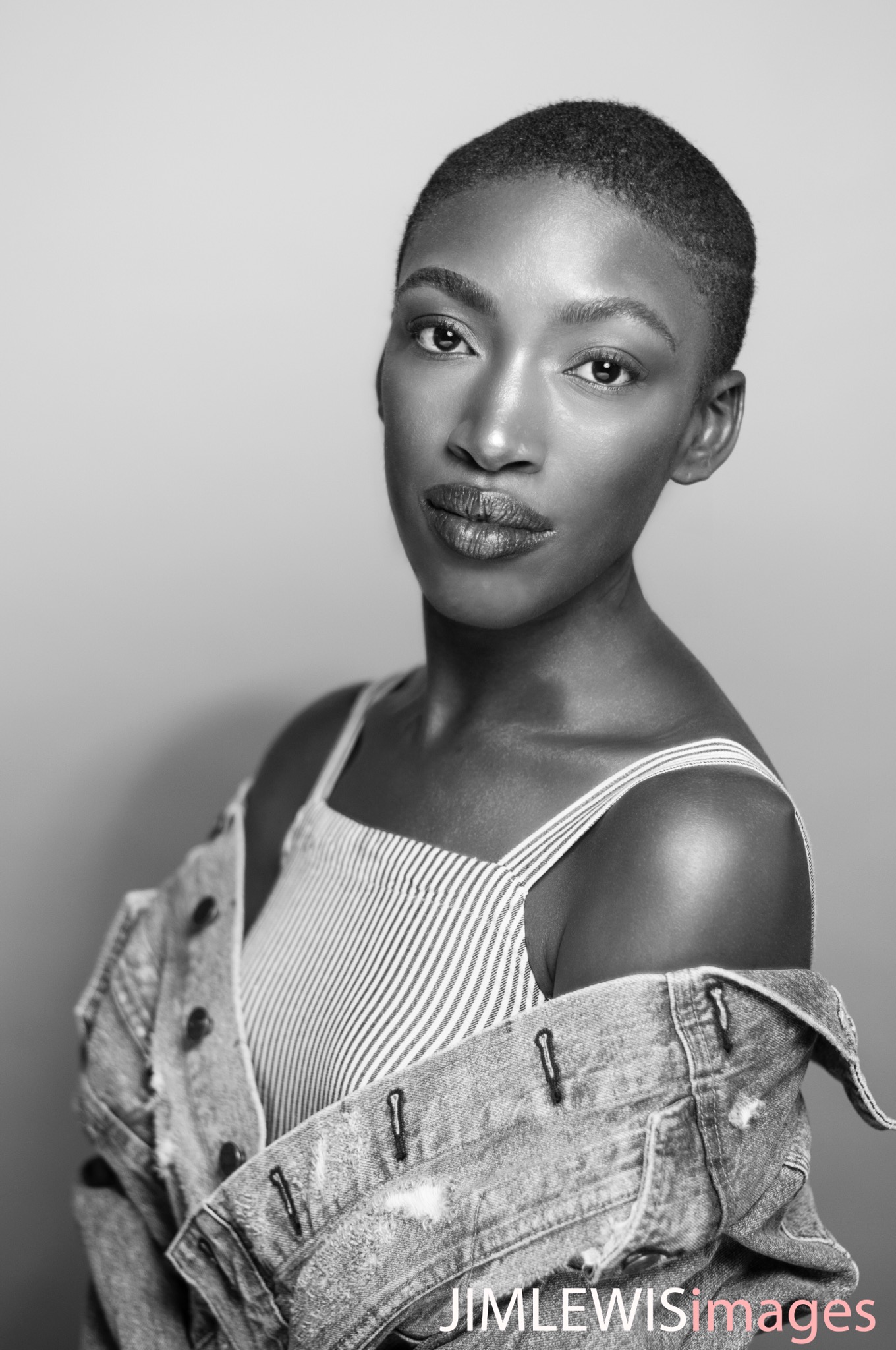 actor Chanell Bell large photo