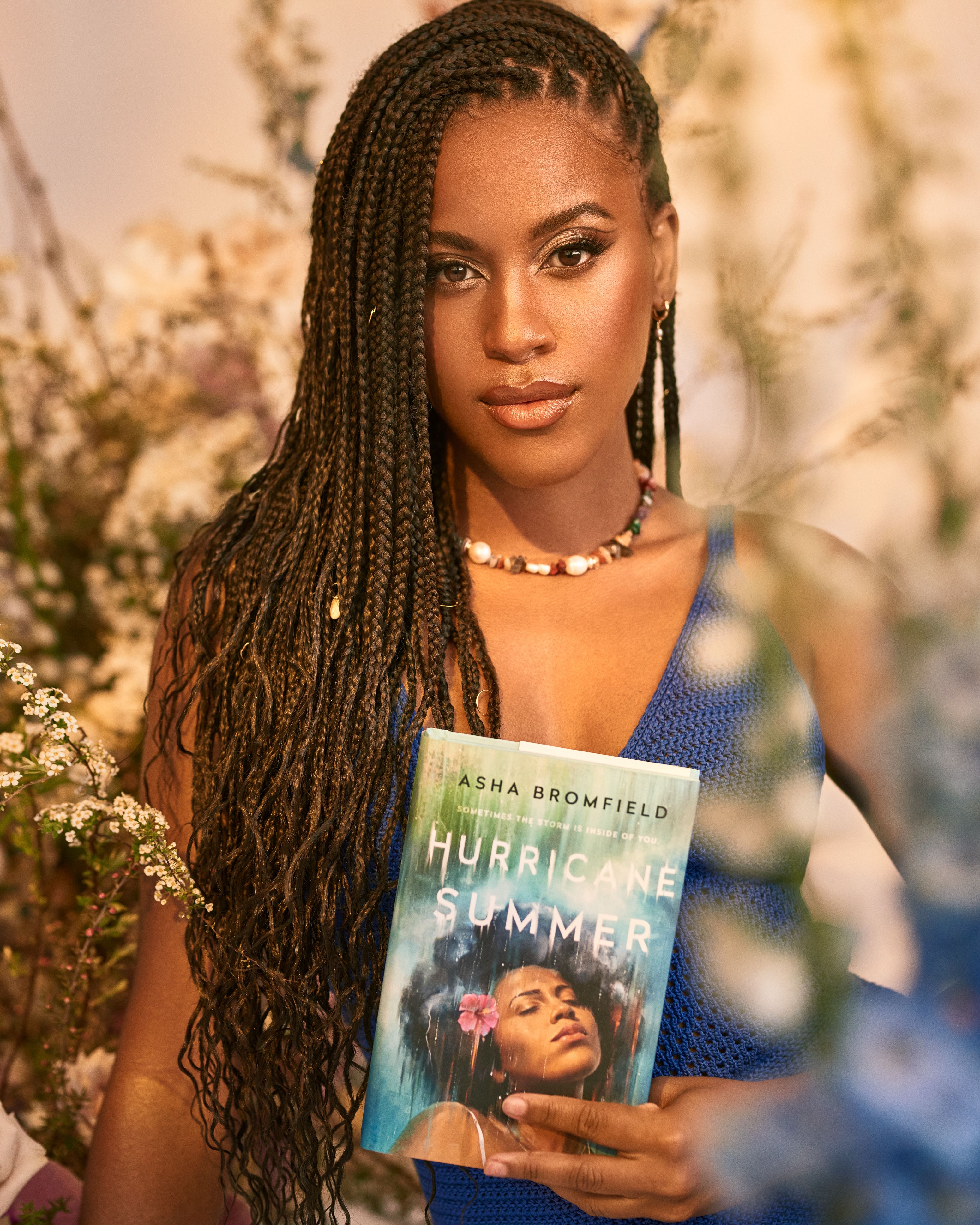 actor Asha Bromfield large photo