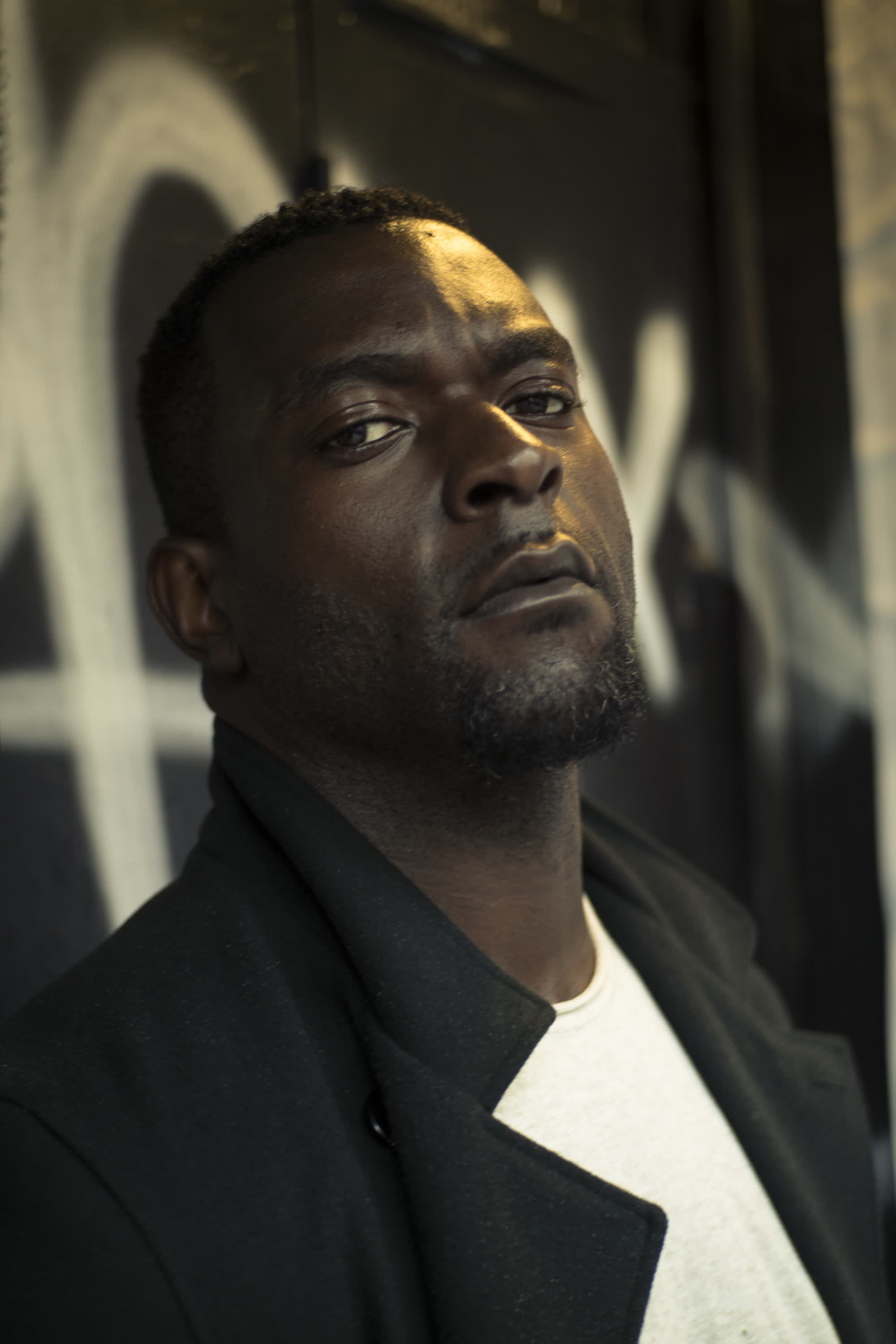 actor Michael James Shaw large photo