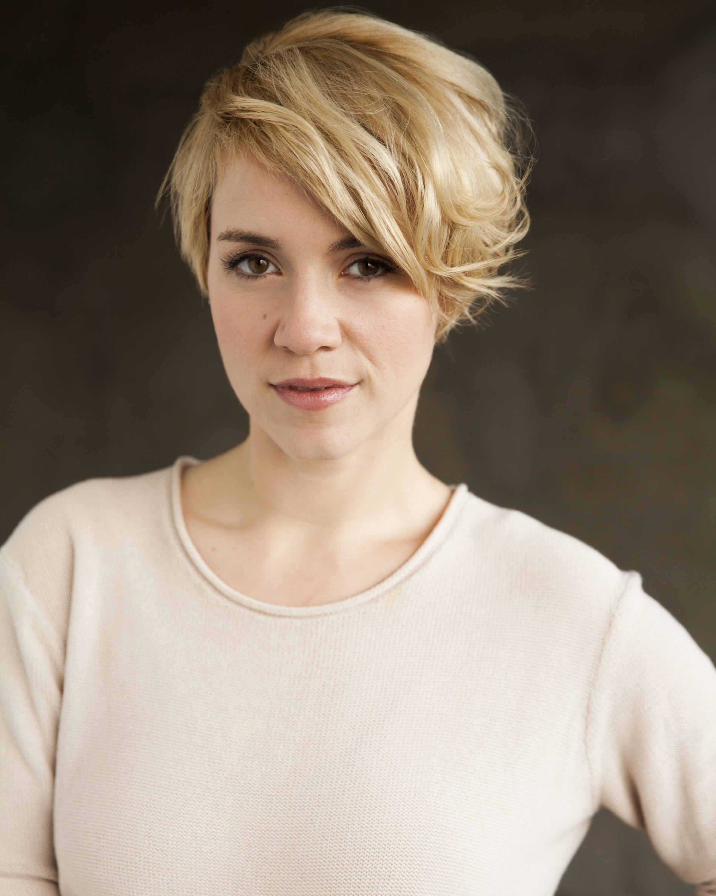 actor Alice Wetterlund large photo