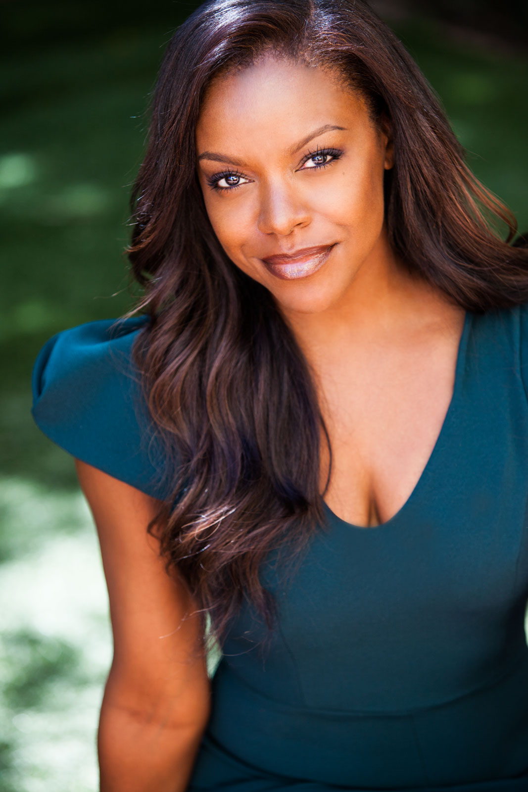 actor Nadine Ellis large photo