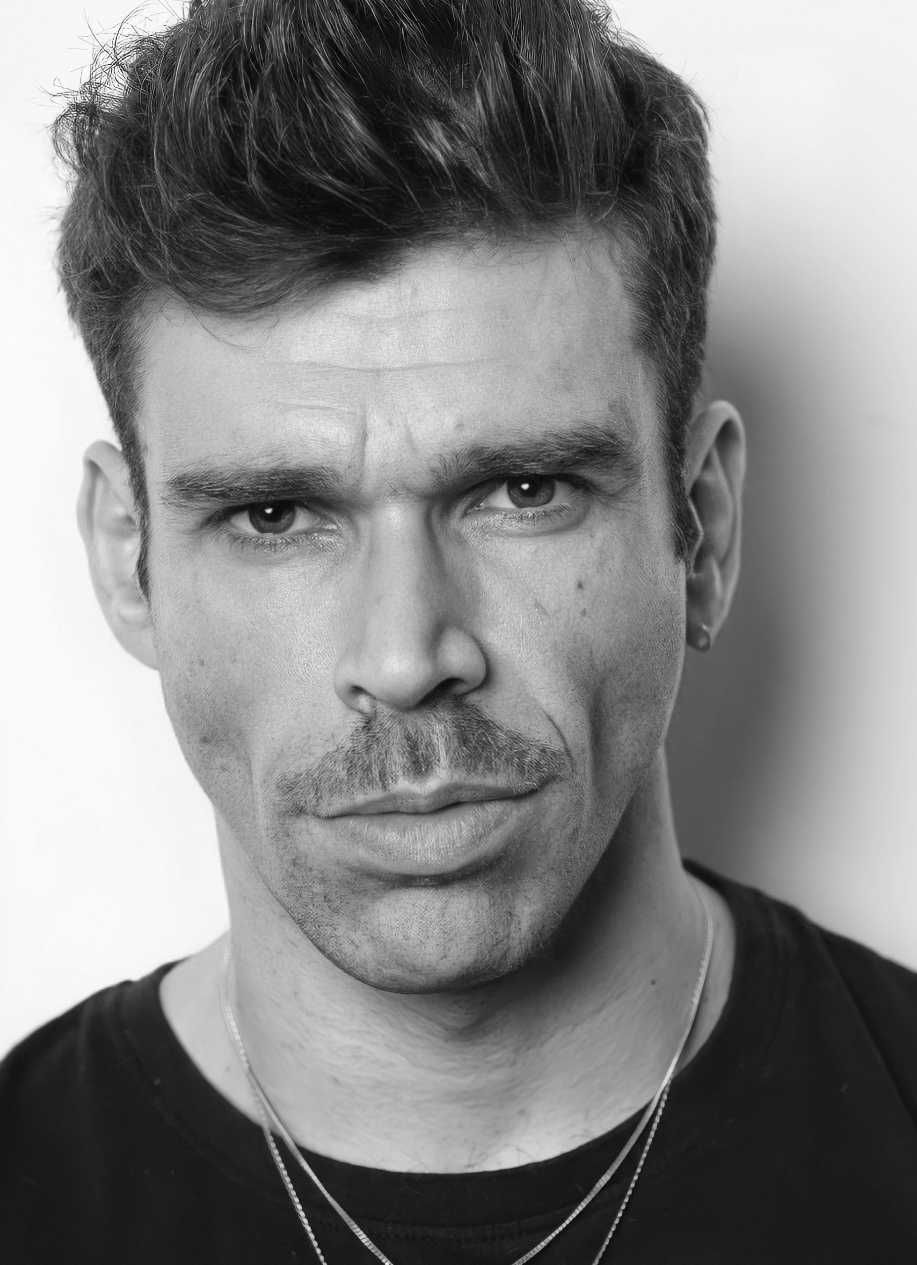 actor Fernando Valdivielso large photo