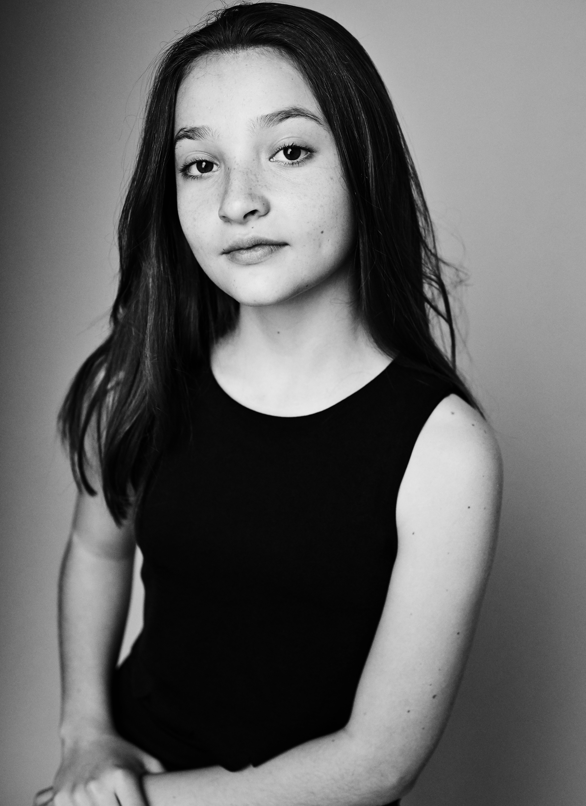 actor Anya McKenna-Bruce large photo