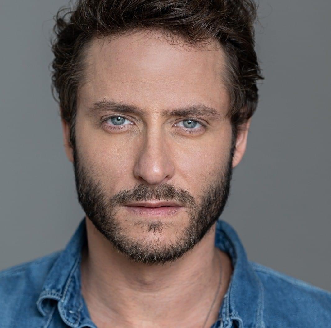 actor Michael Aloni large photo