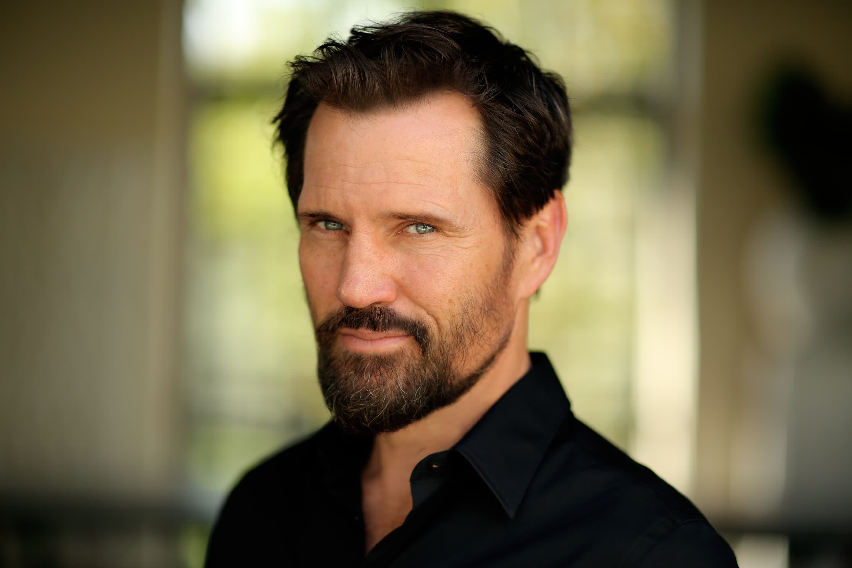 actor Langley Kirkwood large photo