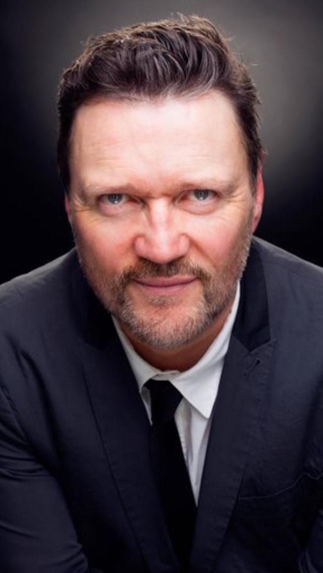 actor Ian Puleston-Davies large photo