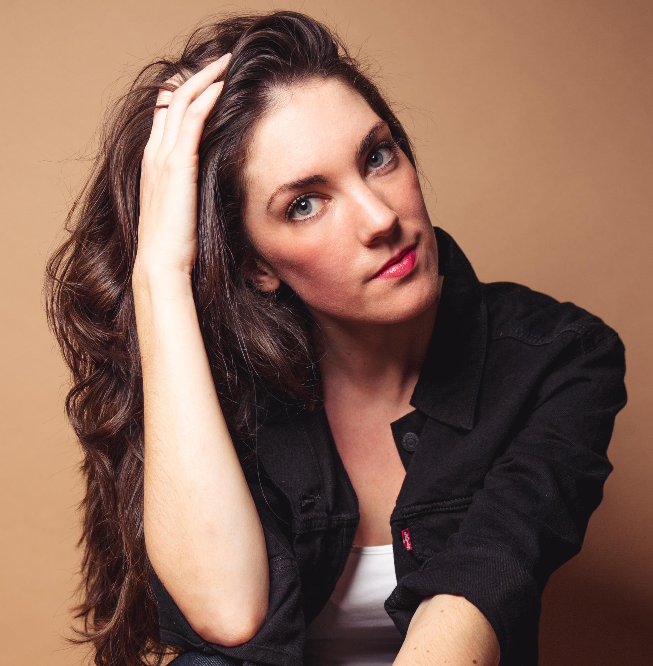 actor Clare Cooney large photo