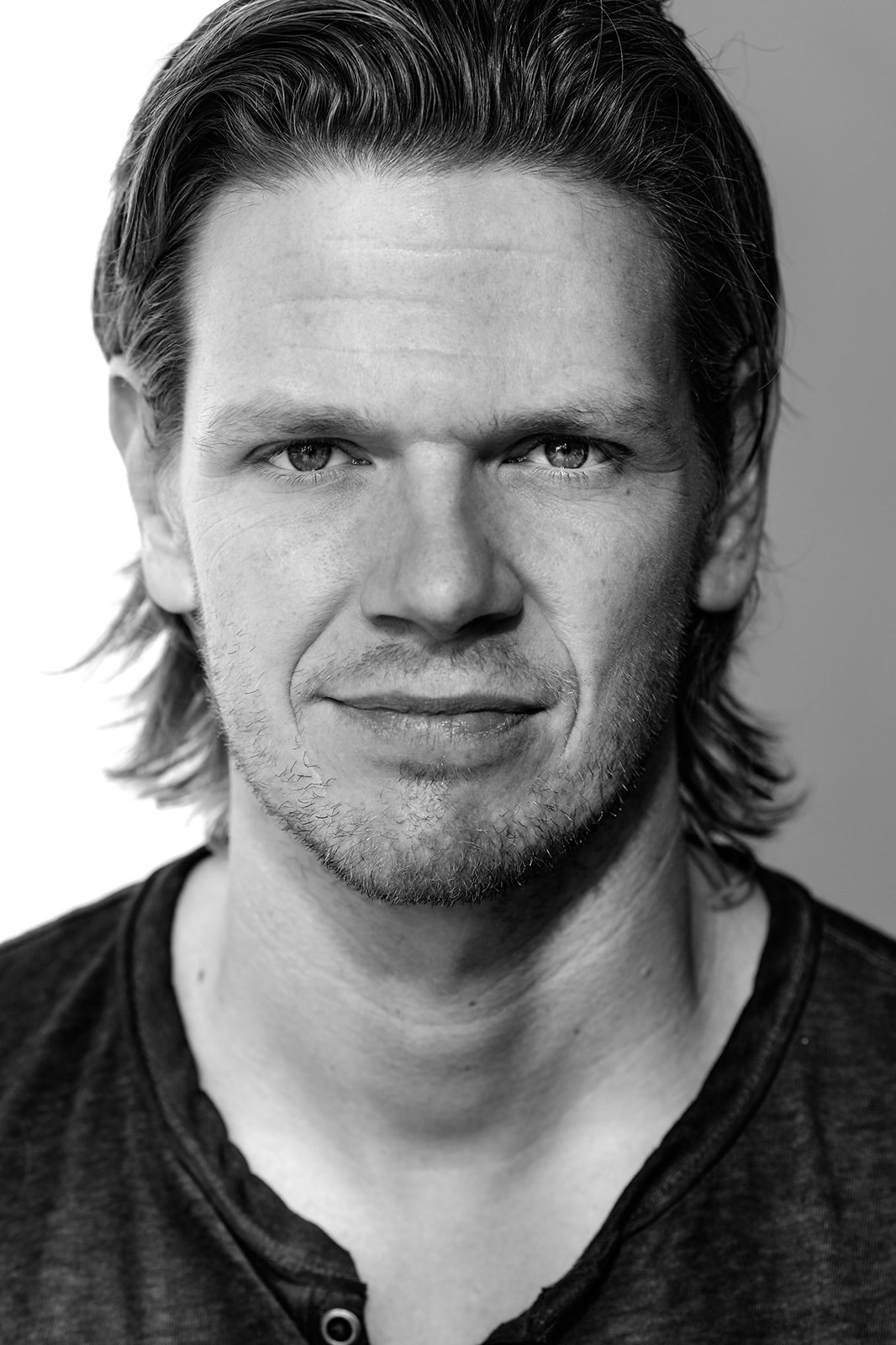 actor Jon Beavers large photo