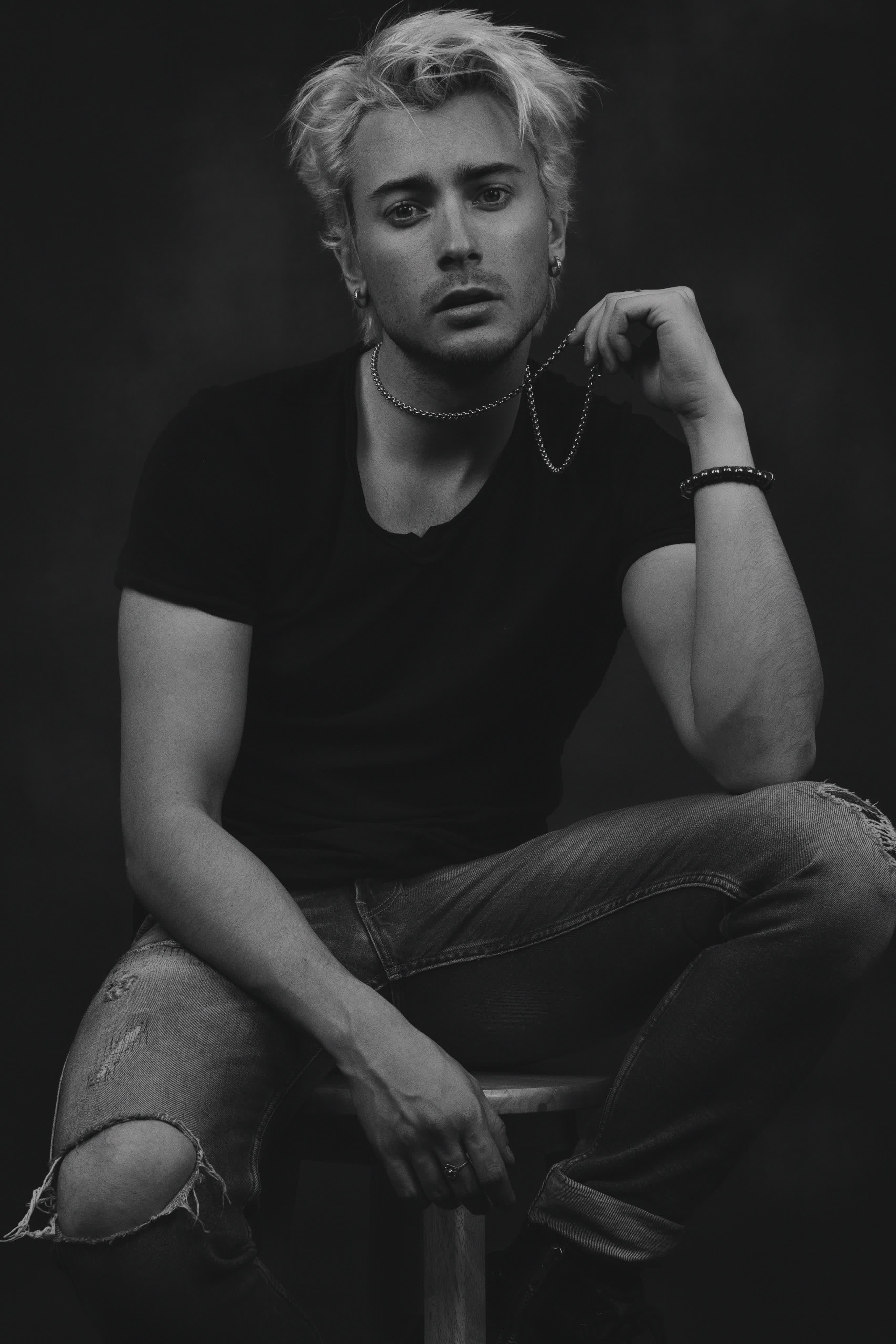 actor Elijah Rowen large photo