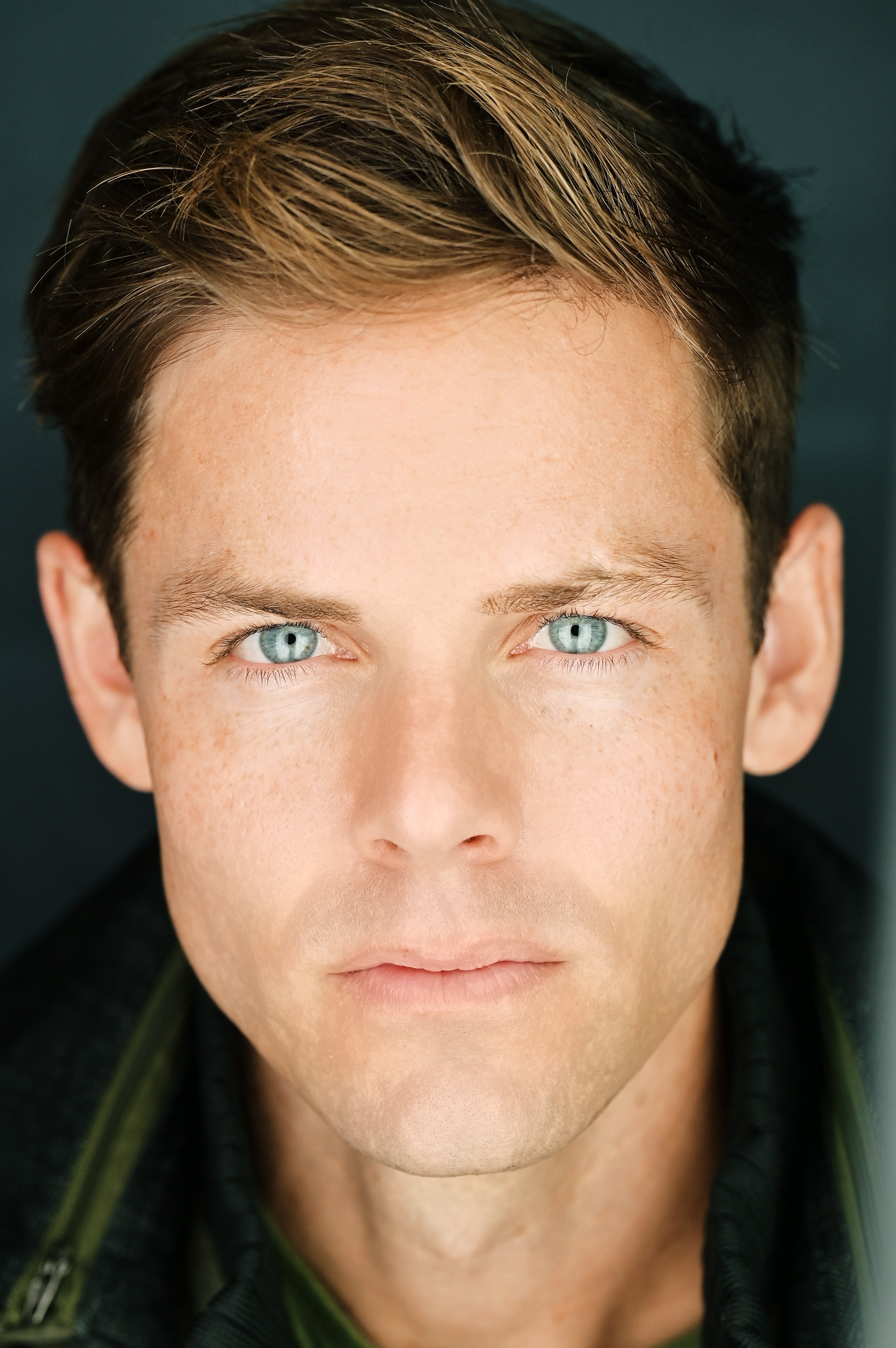 actor Lachlan Buchanan large photo