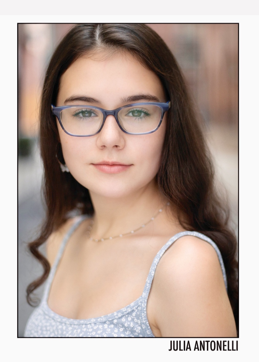 actor Julia Antonelli large photo