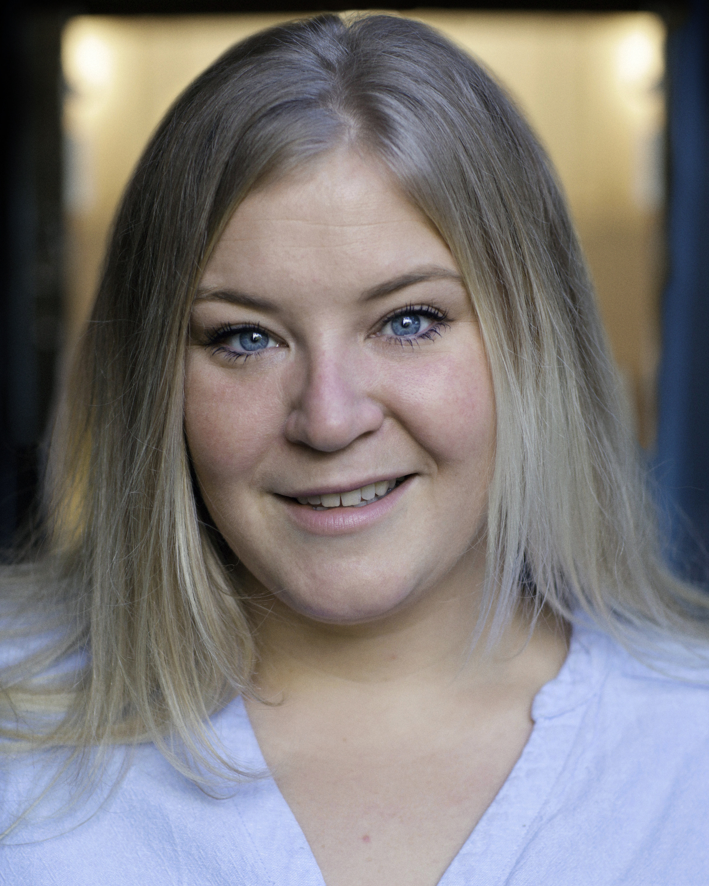 actor Harriet Webb large photo