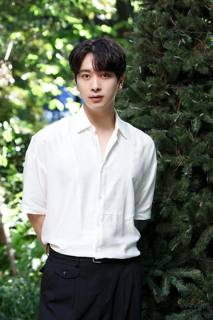 actor Hwang Chan-sung large photo