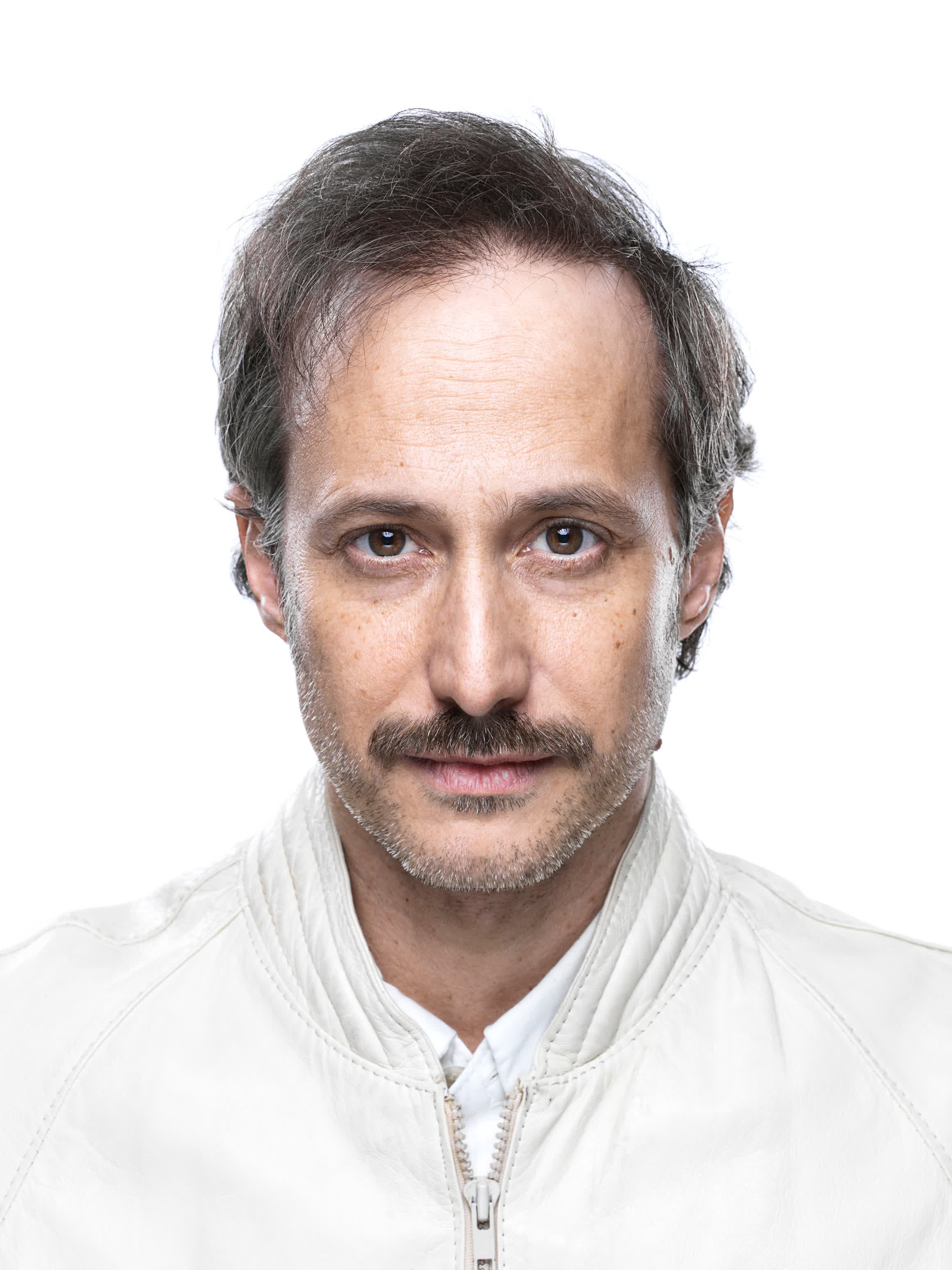 actor Michael Ostrowski large photo