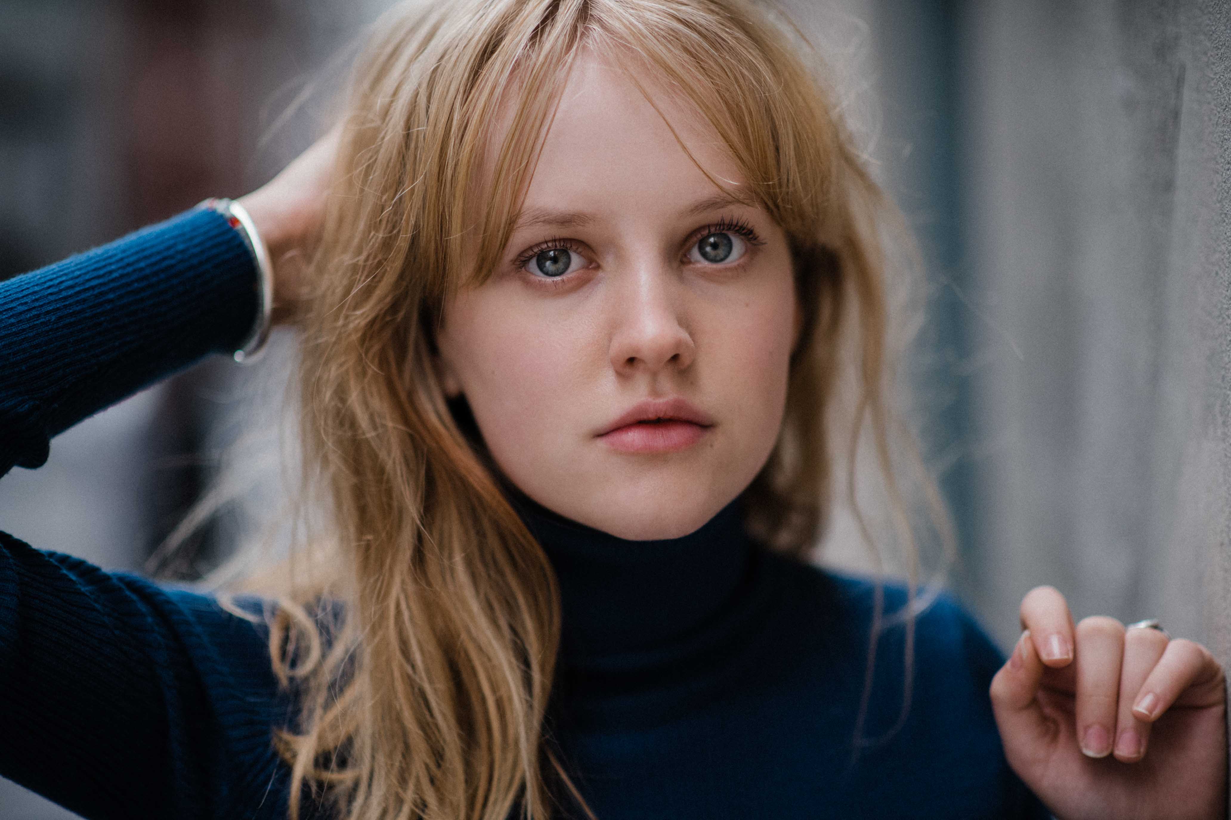 actor Markella Kavenagh large photo