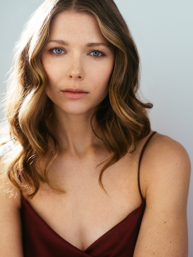 actor Rebeca Robles large photo