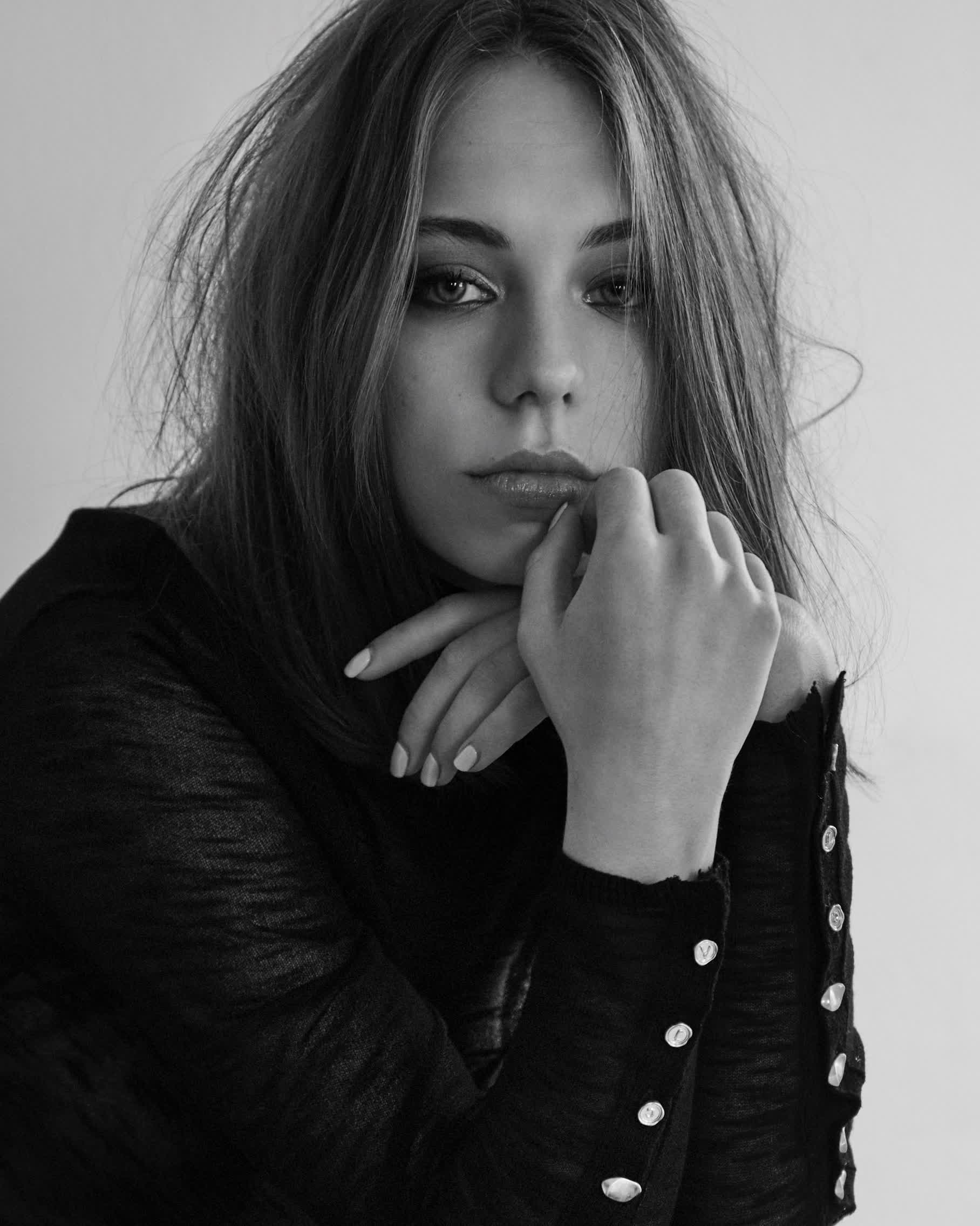 actor Marlo Kelly large photo