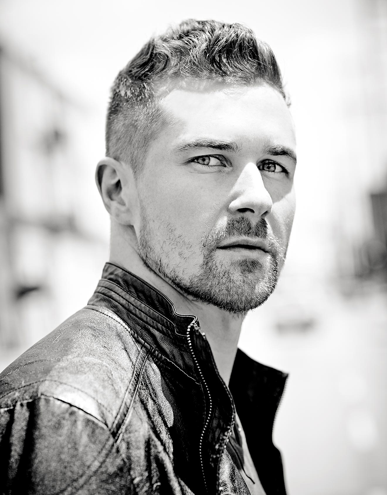 actor Josh Kelly large photo