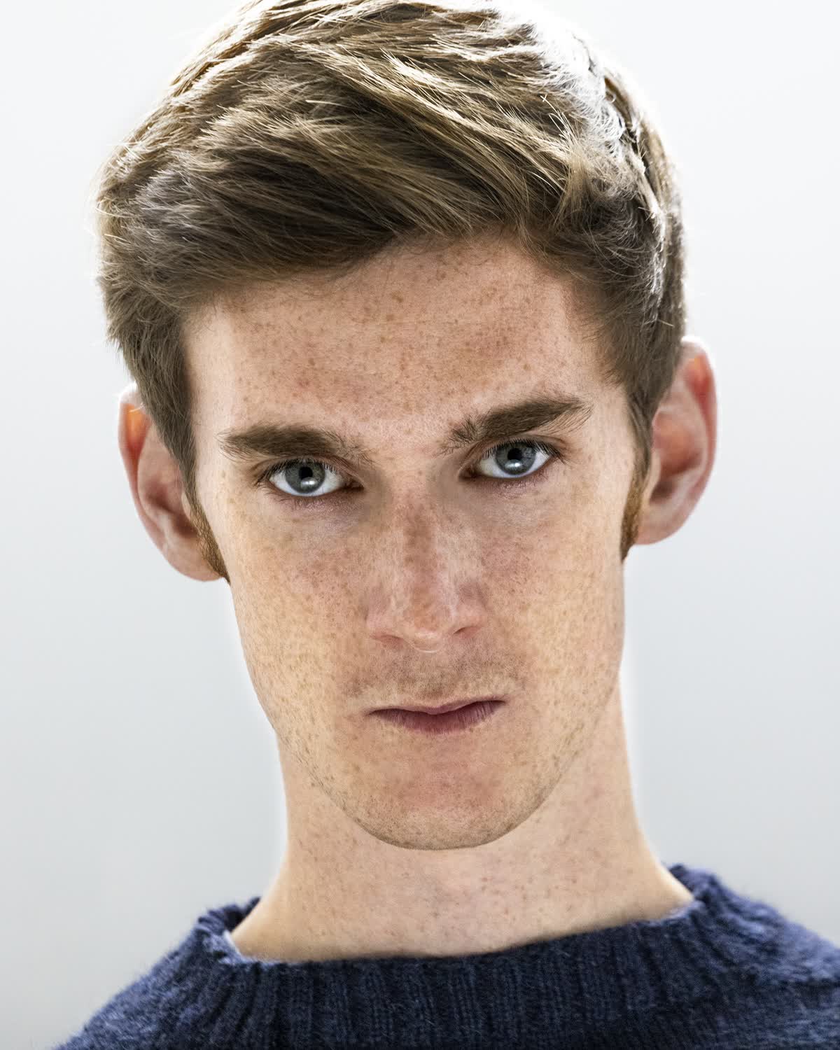 actor Cameron Ashplant large photo