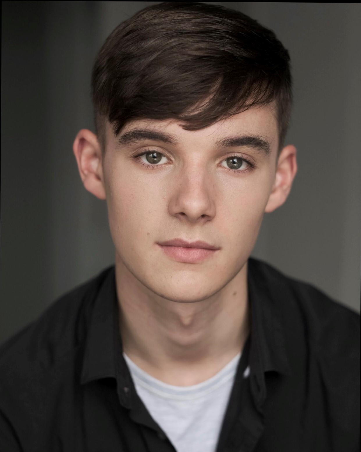 actor Ewan Horrocks large photo