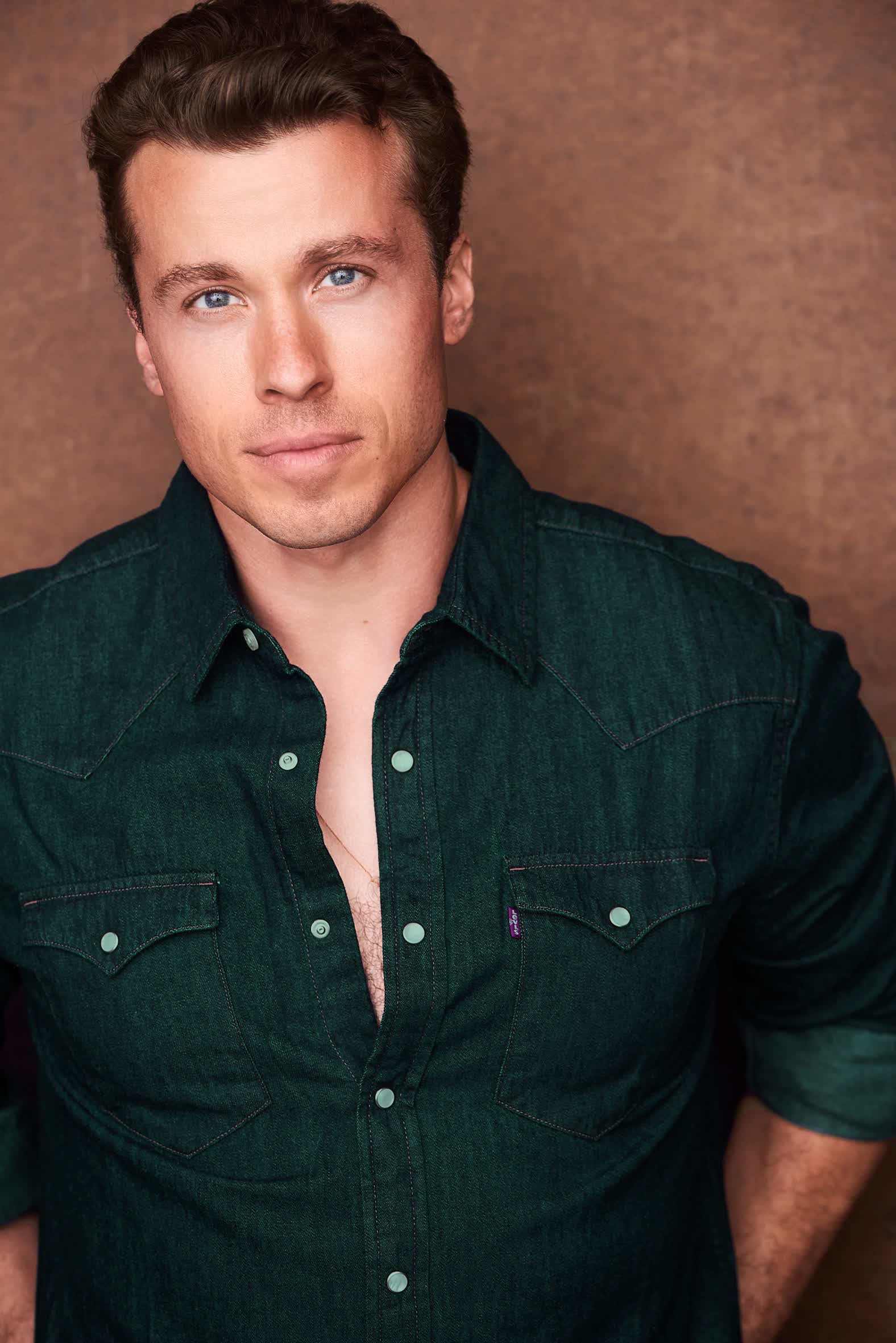 actor Kaiser Johnson large photo