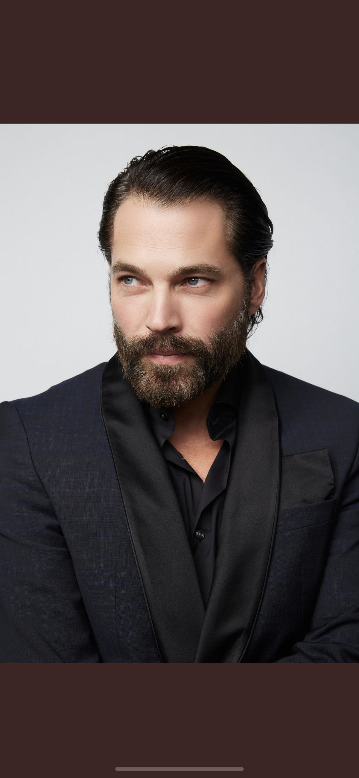 actor Tim Rozon large photo