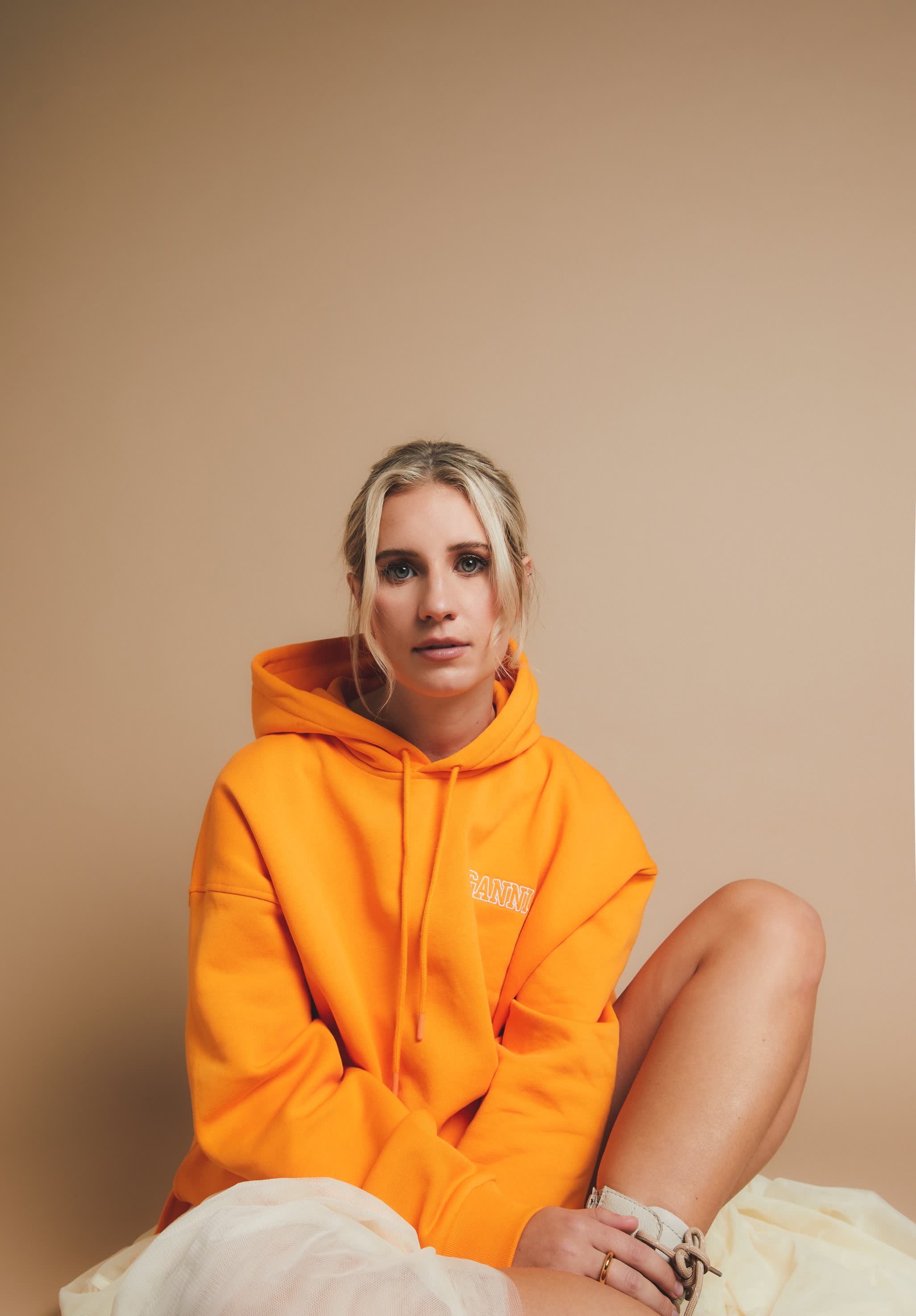 actor Callie Cooke large photo