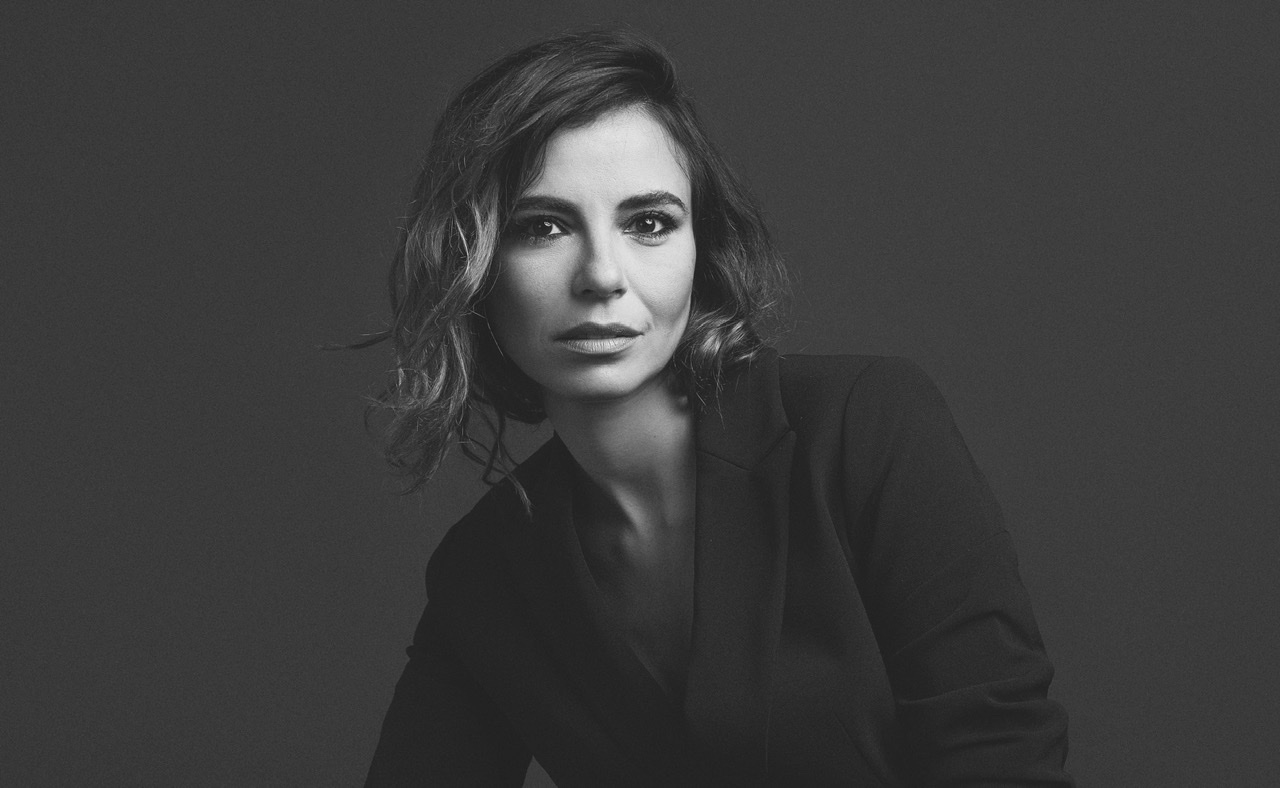 actor Teresa Tavares large photo