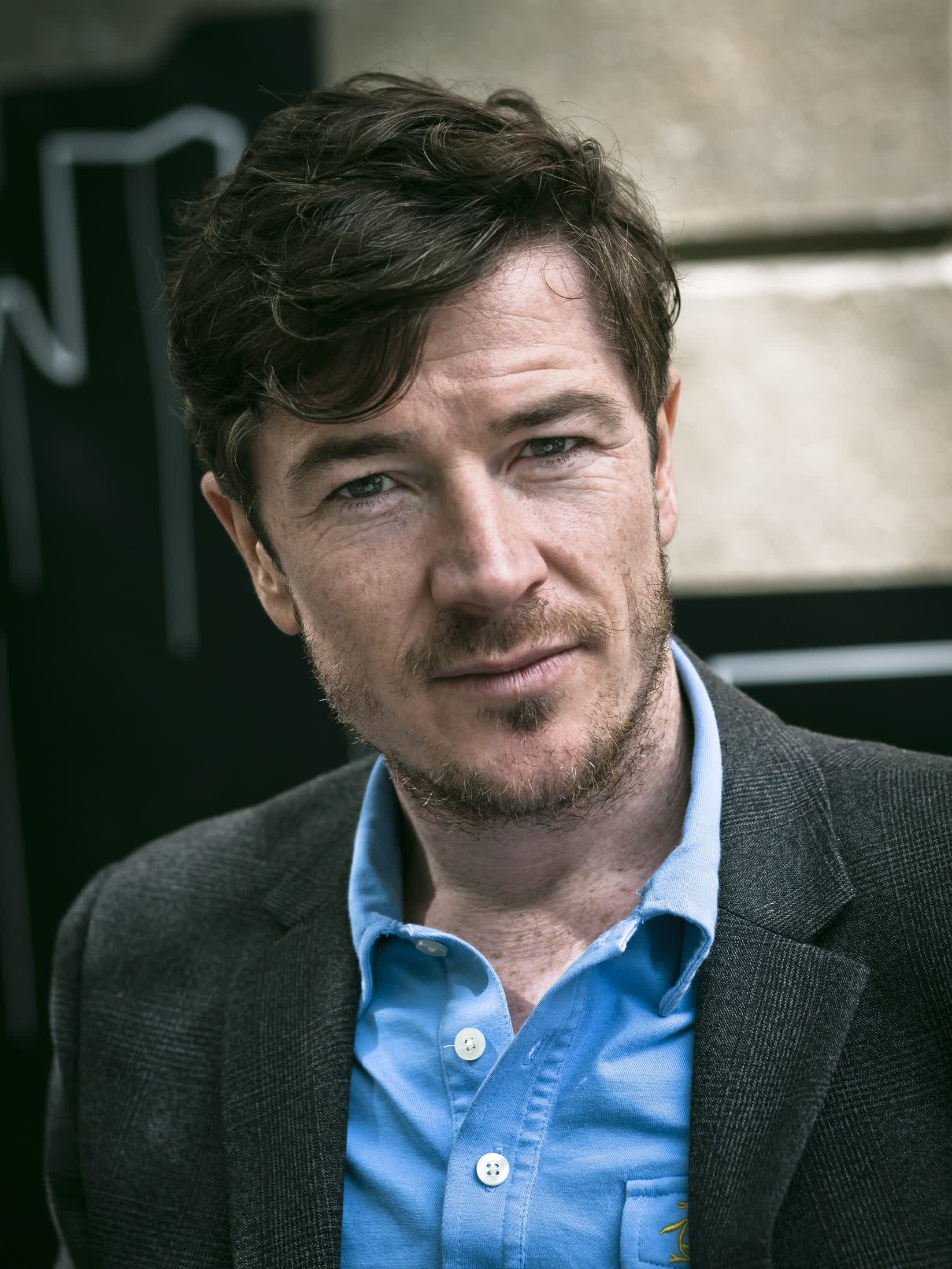 actor Barry Ward large photo