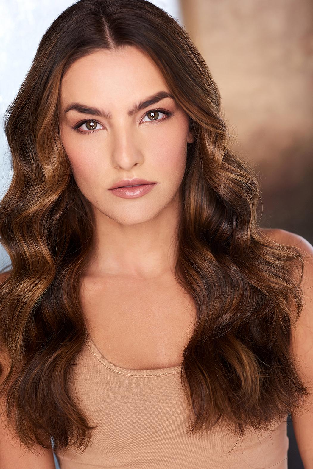 actor Kayla Compton large photo