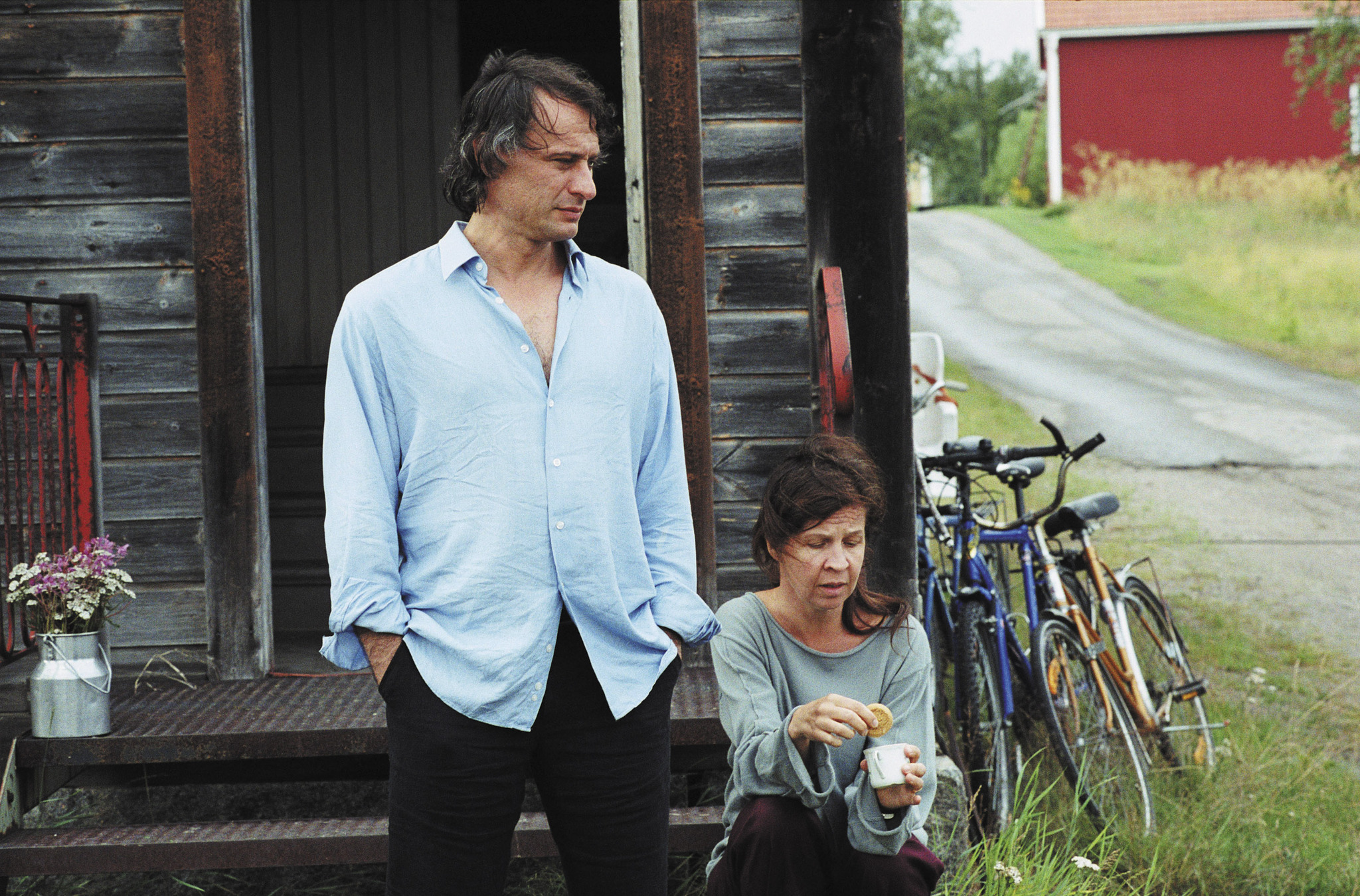 actor Ingela Olsson large photo