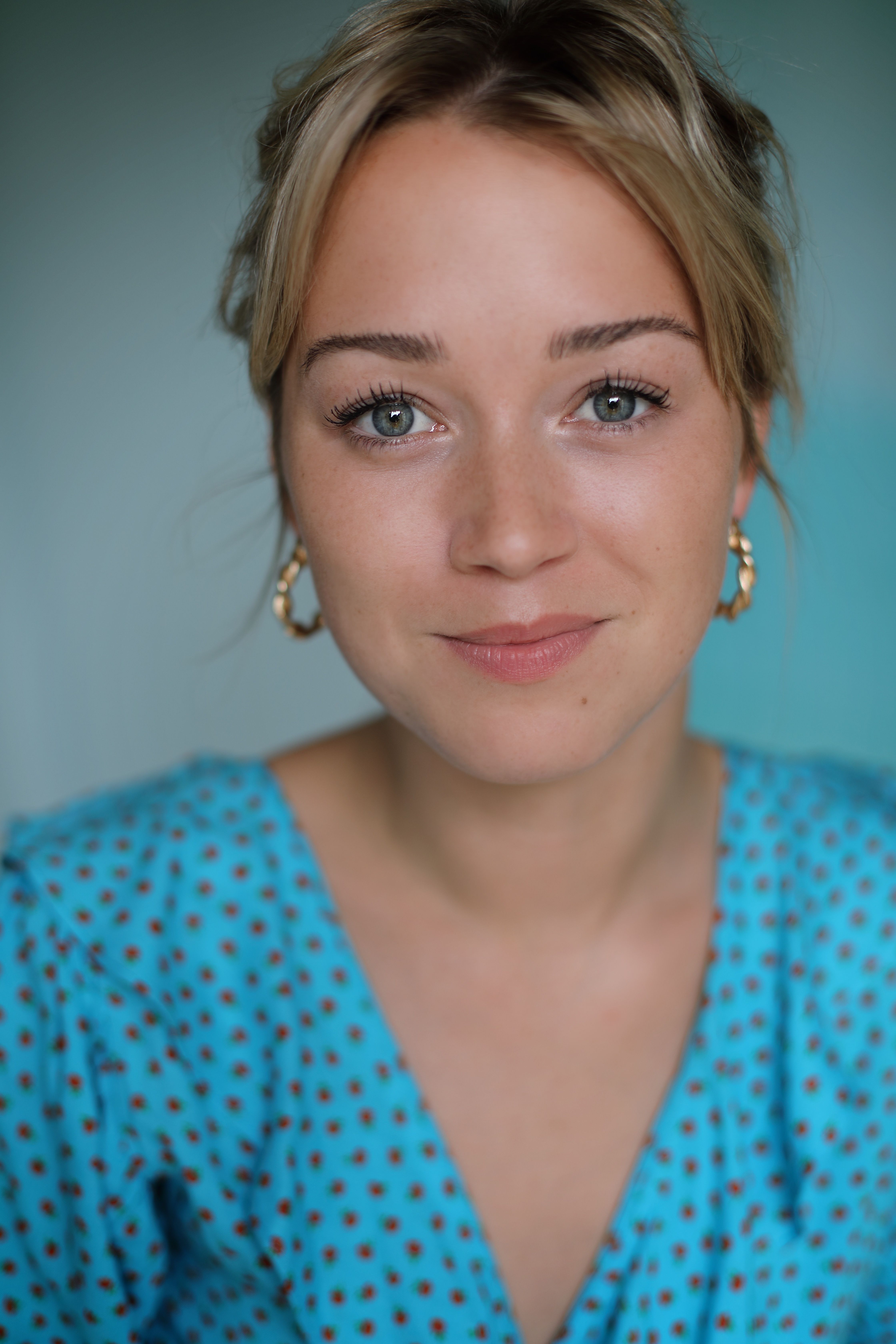 actor Hannah Traylen large photo