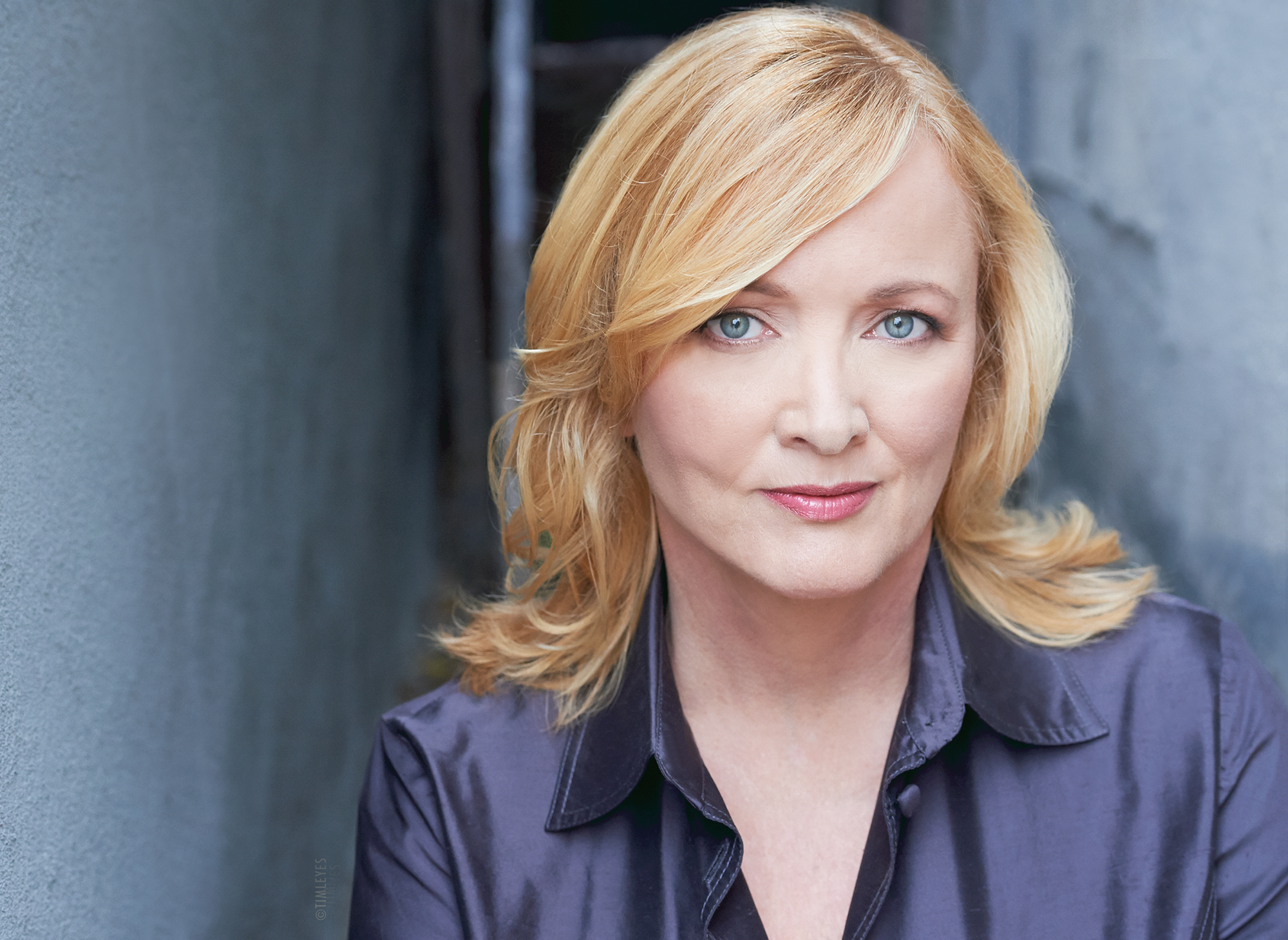 actor Carolyn Scott large photo