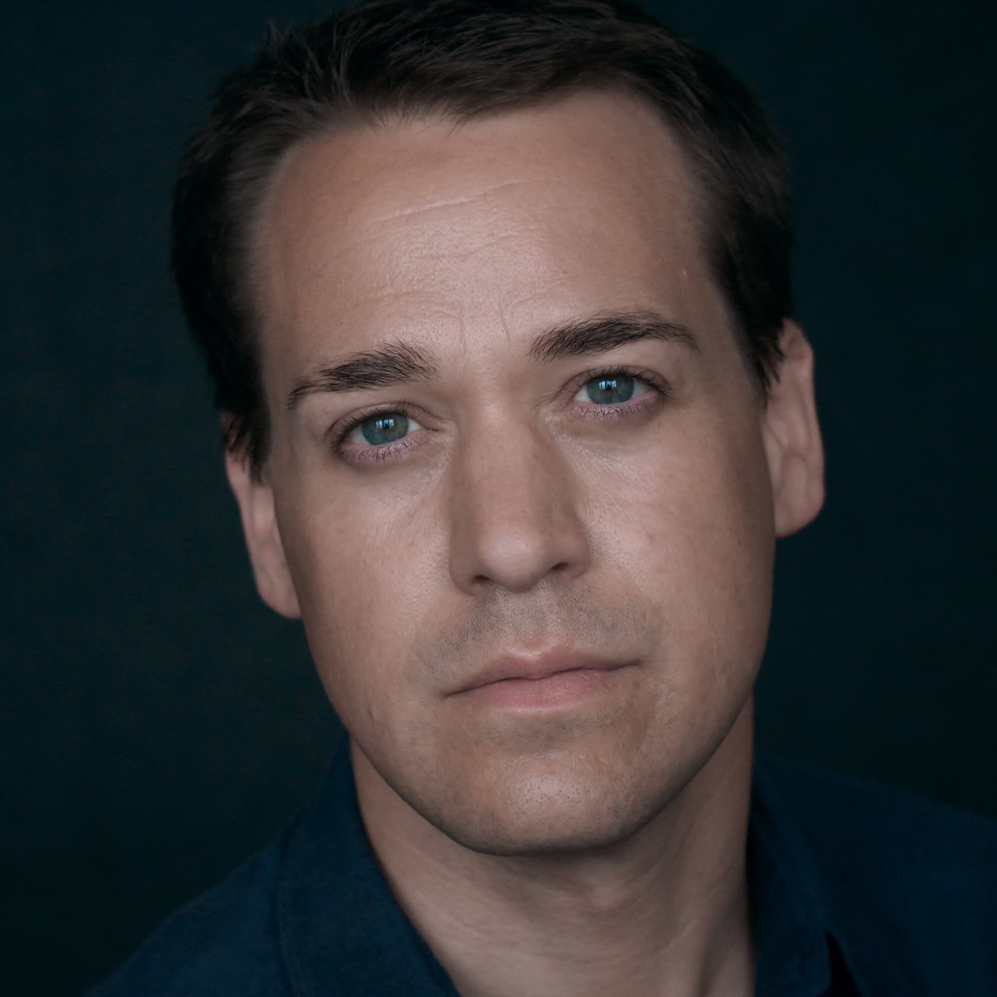 actor T.R. Knight large photo