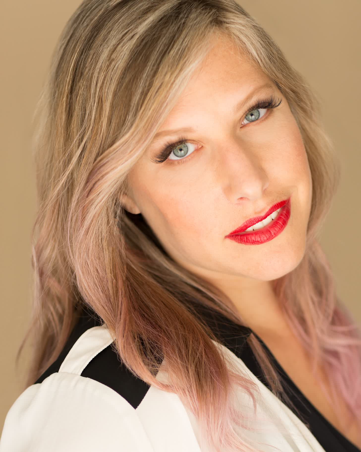 actor Julie Marcus large photo