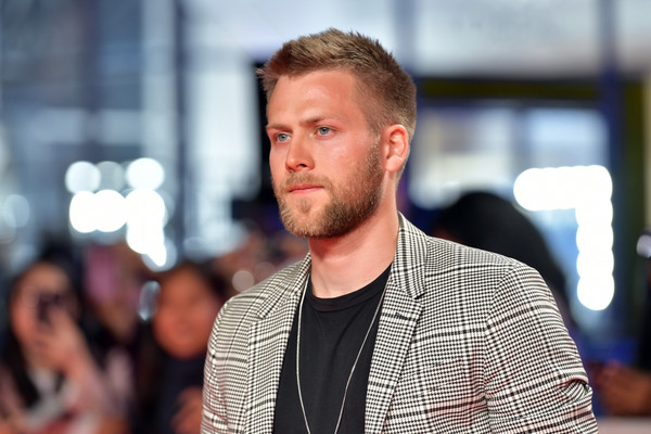 actor Carl Lundstedt large photo