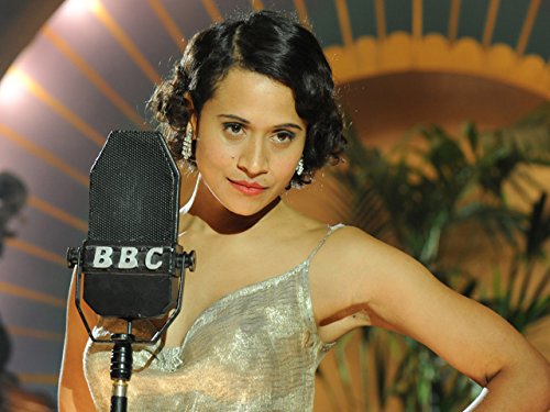 actor Angel Coulby large photo