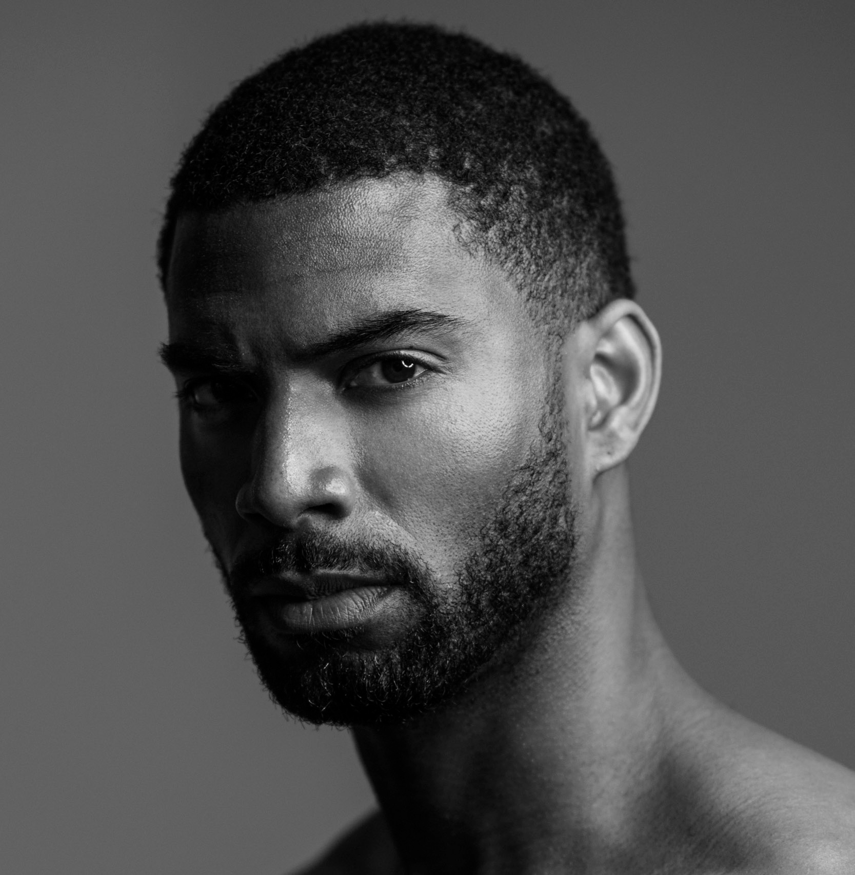 actor Aaron Cobham large photo