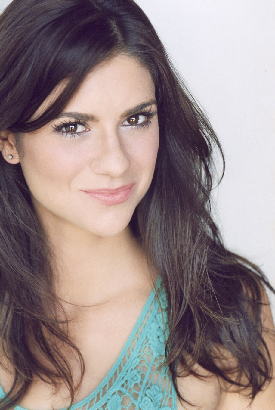 actor Erin Pineda large photo