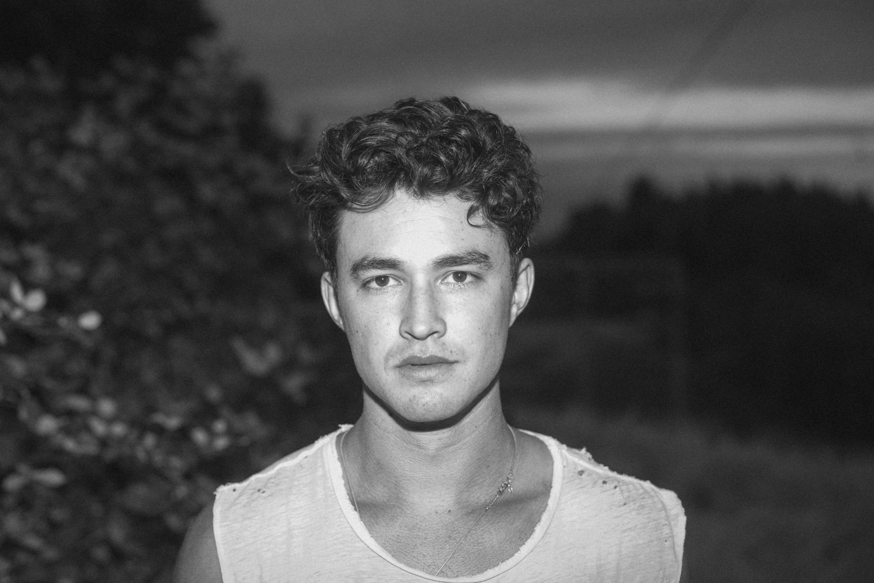 actor Gavin Leatherwood large photo