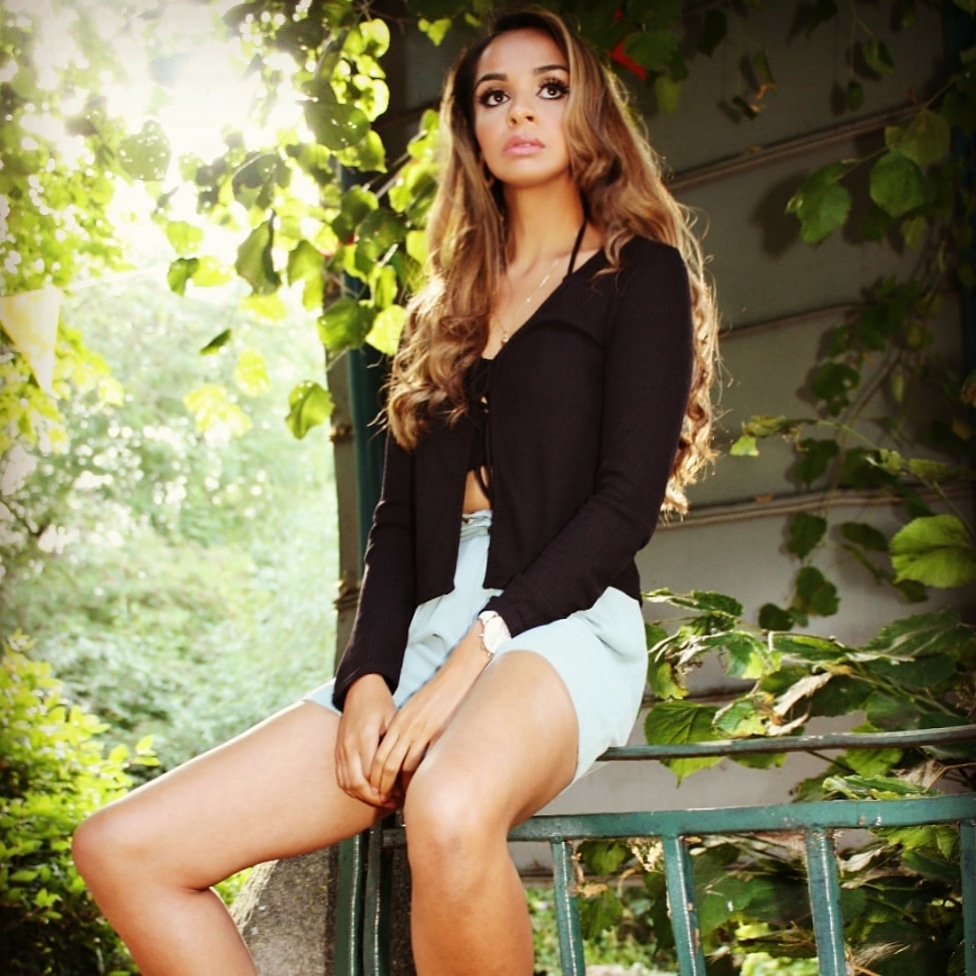 actor Ambreen Razia large photo