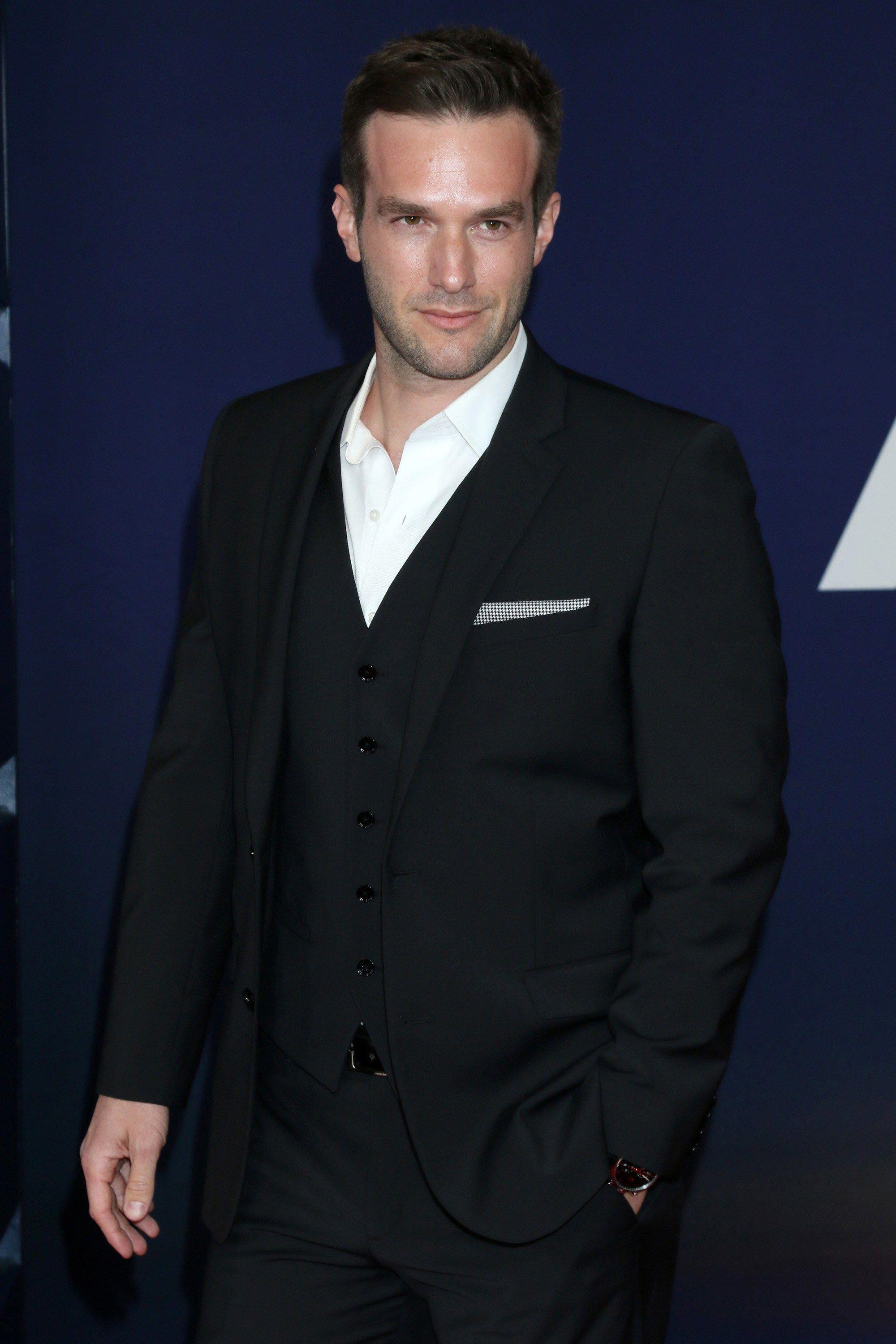 actor Andy Favreau large photo